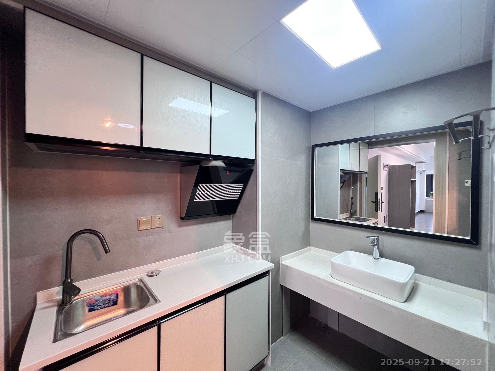 裕天国际商汇中心 1室1厅1卫 1600.0元/月 裕天国际商汇中心 1室1厅1卫 1600.0元/月室内图