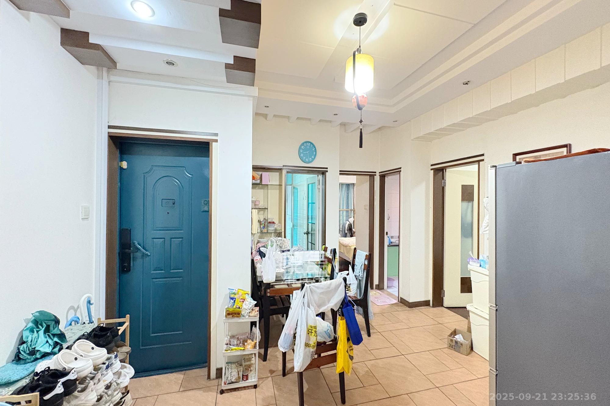 颐美园 3室2厅2卫 94.8万 颐美园 3室2厅2卫 94.8万客厅