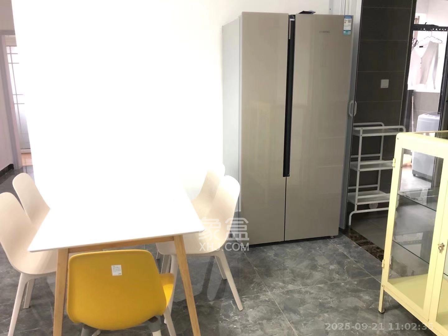 万象府台  4室2厅1卫    4000.0元/月室内图