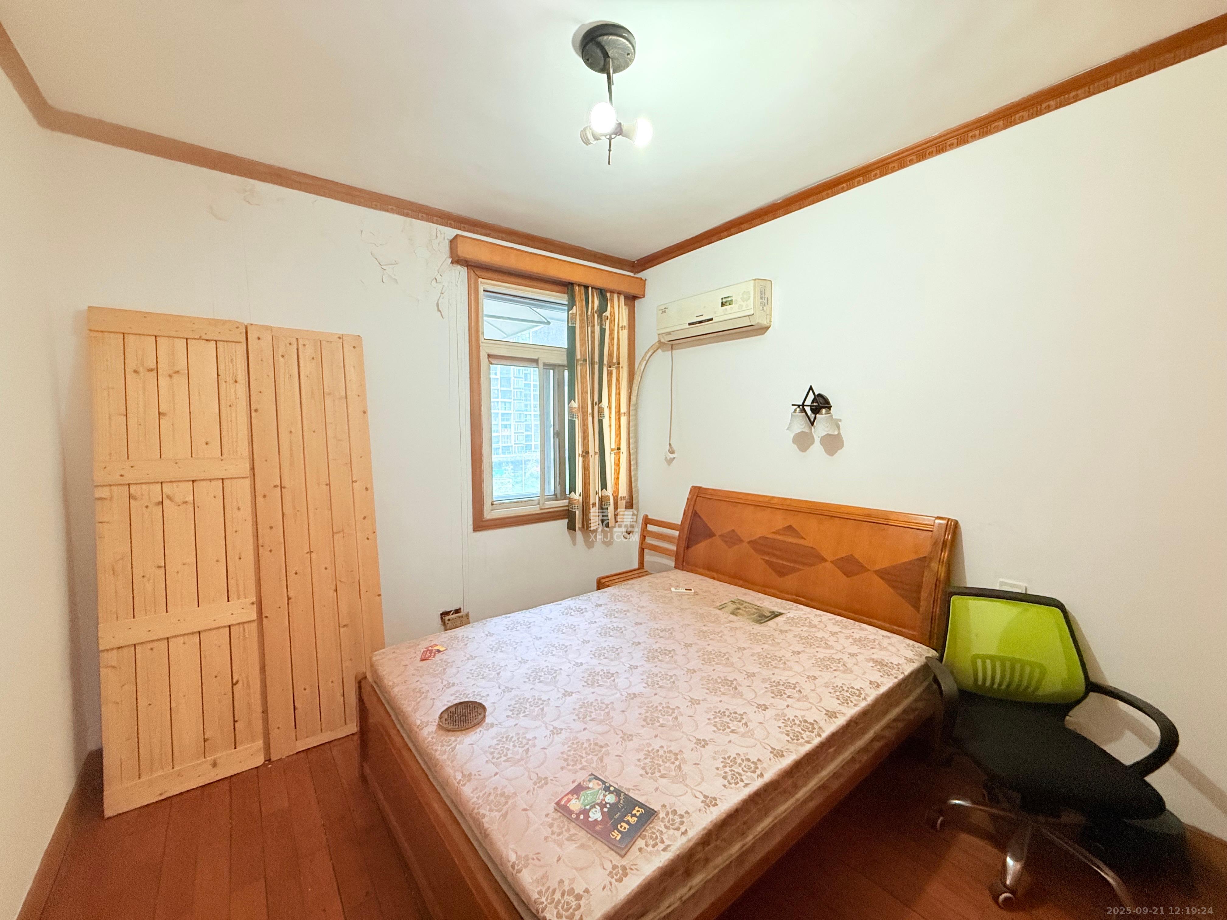 天心区教师村宿舍 3室2厅1卫 1200.0元/月 天心区教师村宿舍 3室2厅1卫 1200.0元/月室内图