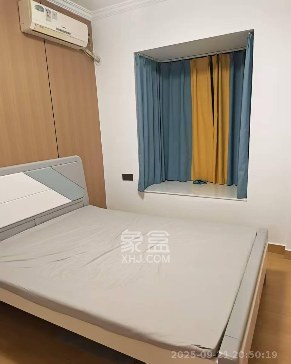 麓谷加州阳光  3室2厅2卫   2700.00元/月室内图