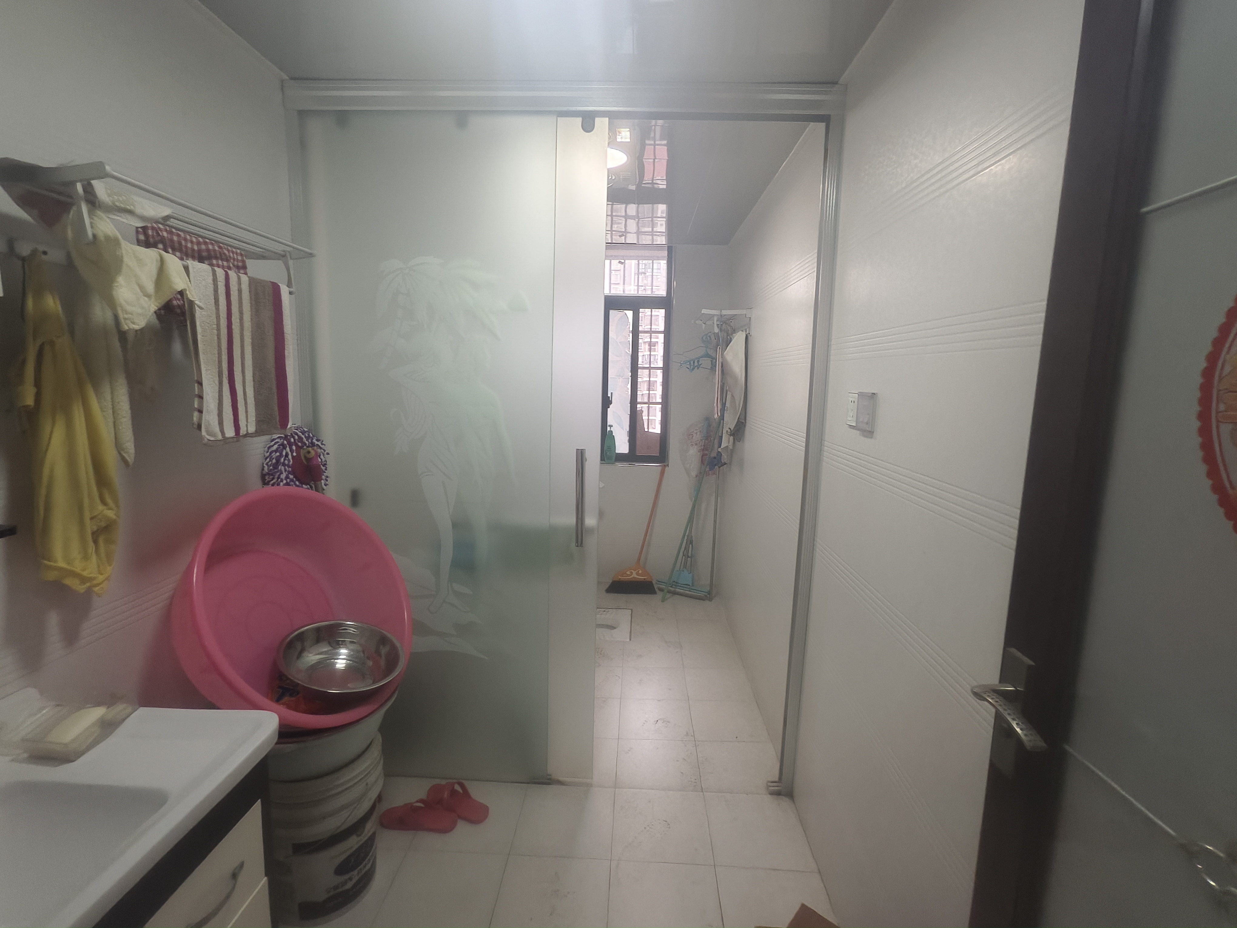 水木华庭  3室2厅2卫    78.0万客厅