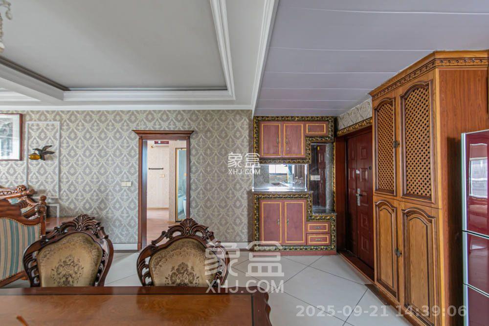 幸福里润城(幸福里二期) 3室2厅2卫 2300.0元/月 幸福里润城(幸福里二期) 3室2厅2卫 2300.0元/月室内图