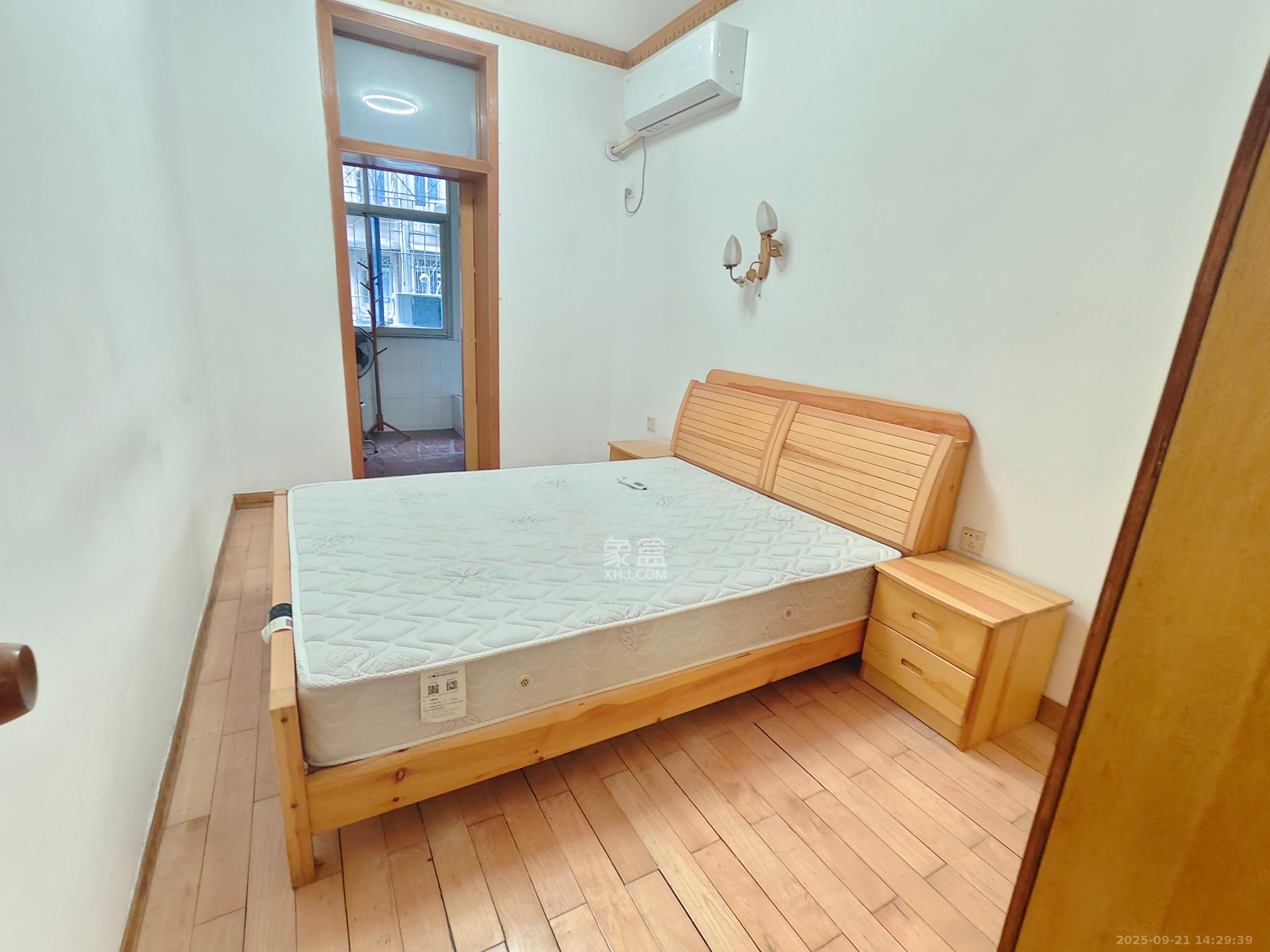 梨子山小区 2室1厅1卫 1700.0元/月 梨子山小区 2室1厅1卫 1700.0元/月室内图