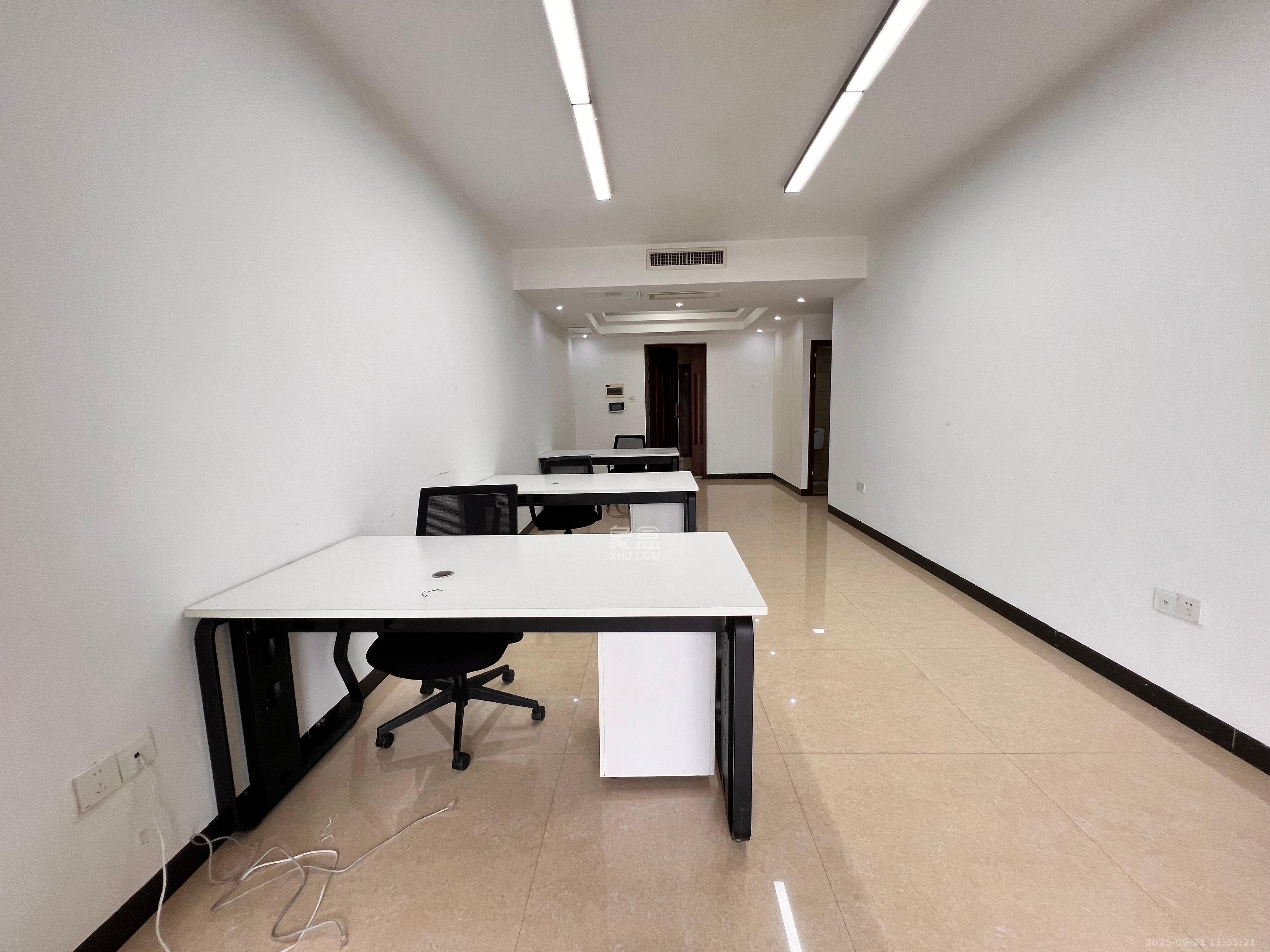 华晨国际公馆  2室1厅1卫    3300.0元/月室内图