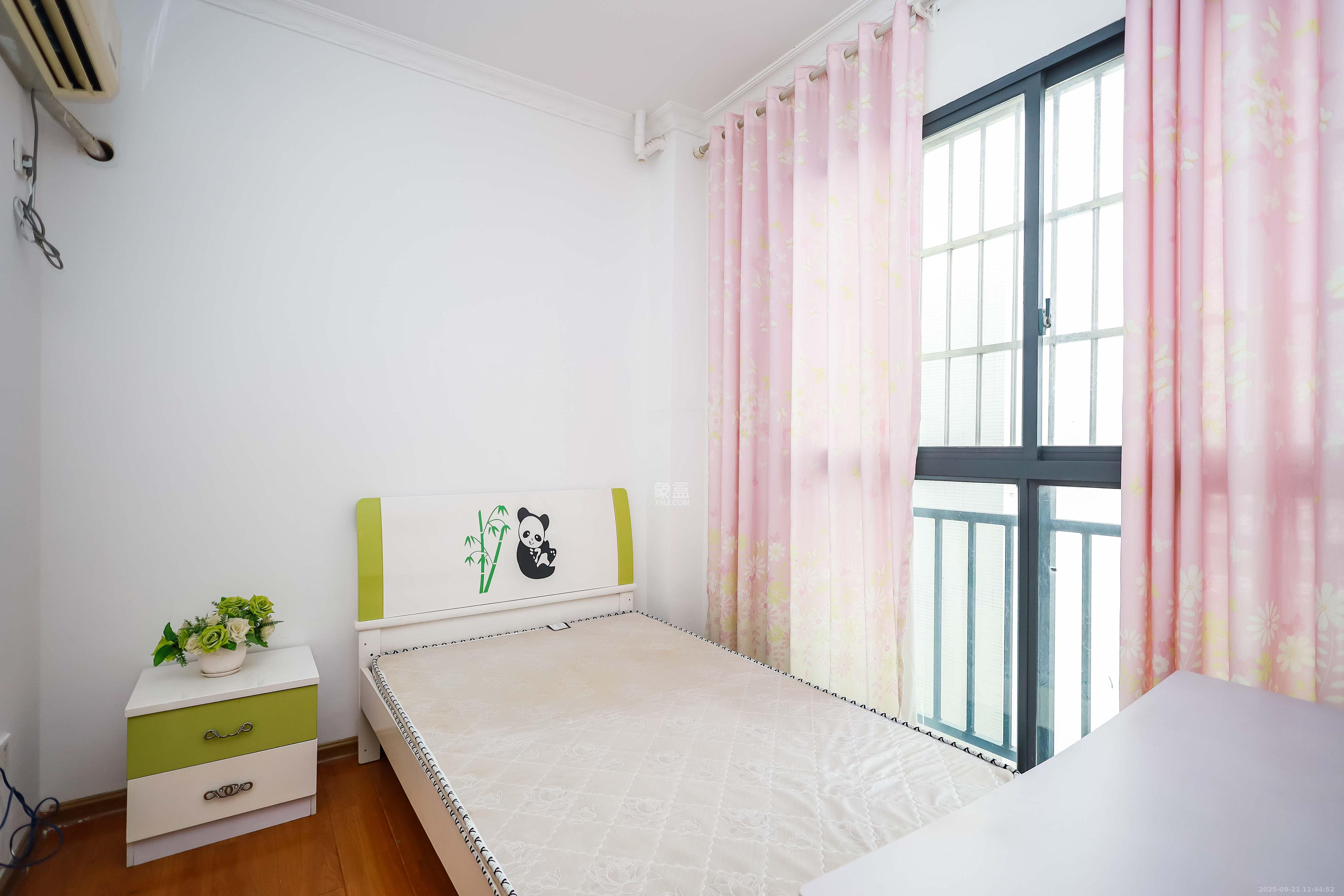 莱茵城 3室2厅1卫 2200.0元/月 莱茵城 3室2厅1卫 2200.0元/月室内图