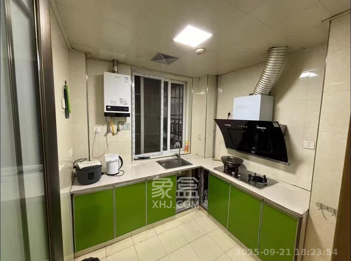 和馨园 1室2厅1卫 750.0元/月 和馨园 1室2厅1卫 750.0元/月室内图