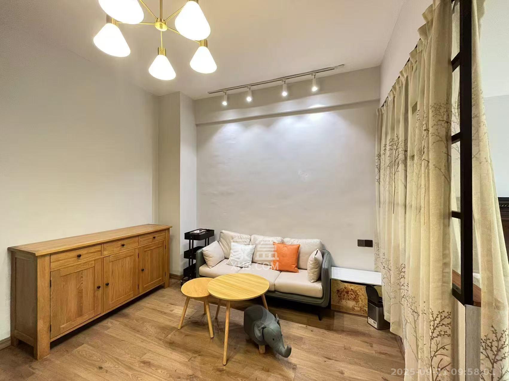 沁园春御院  1室1厅1卫    2200.0元/月室内图