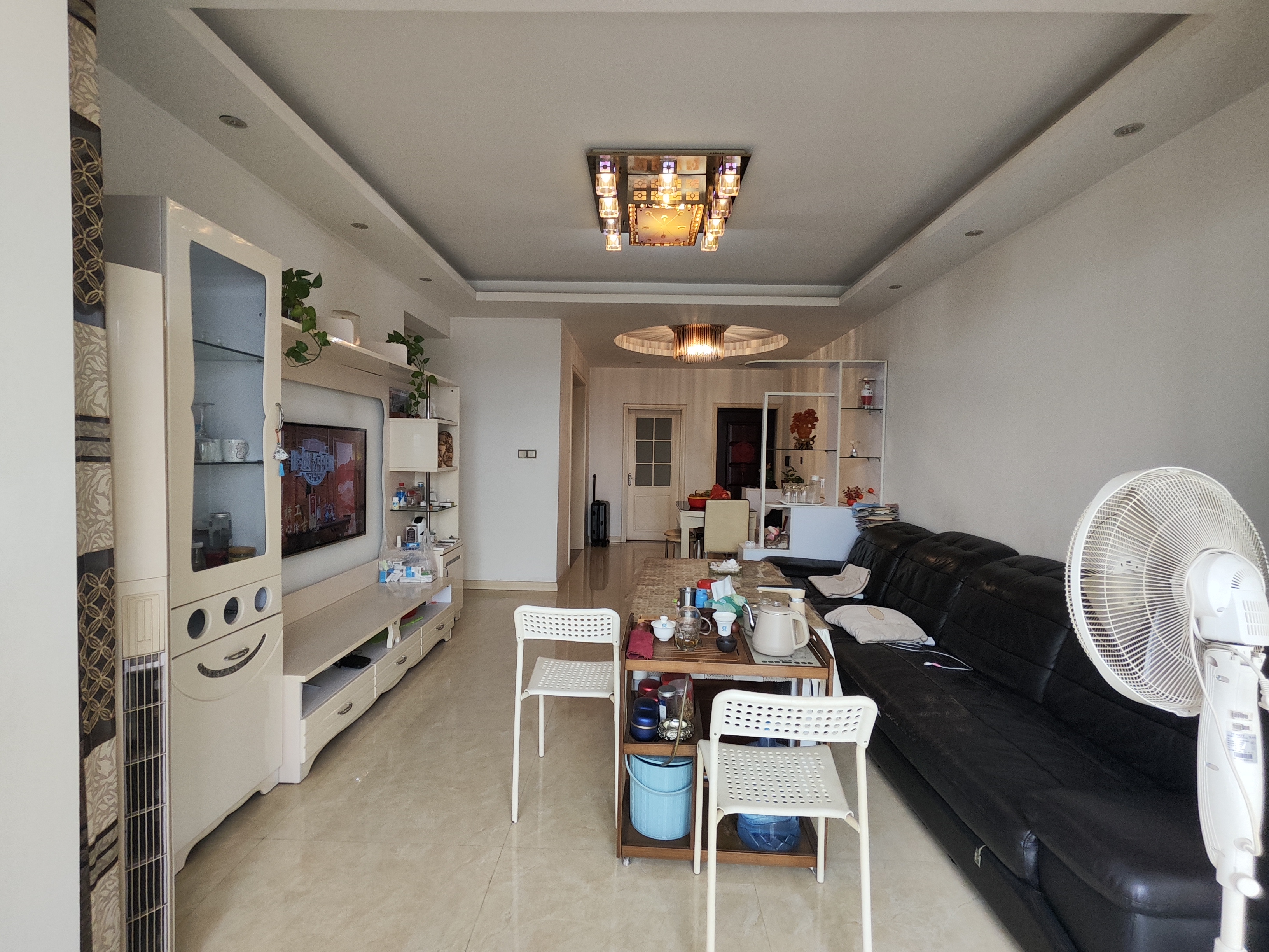 上尚城  3室2厅1卫    99.8万 上尚城  3室2厅1卫    99.8万客厅