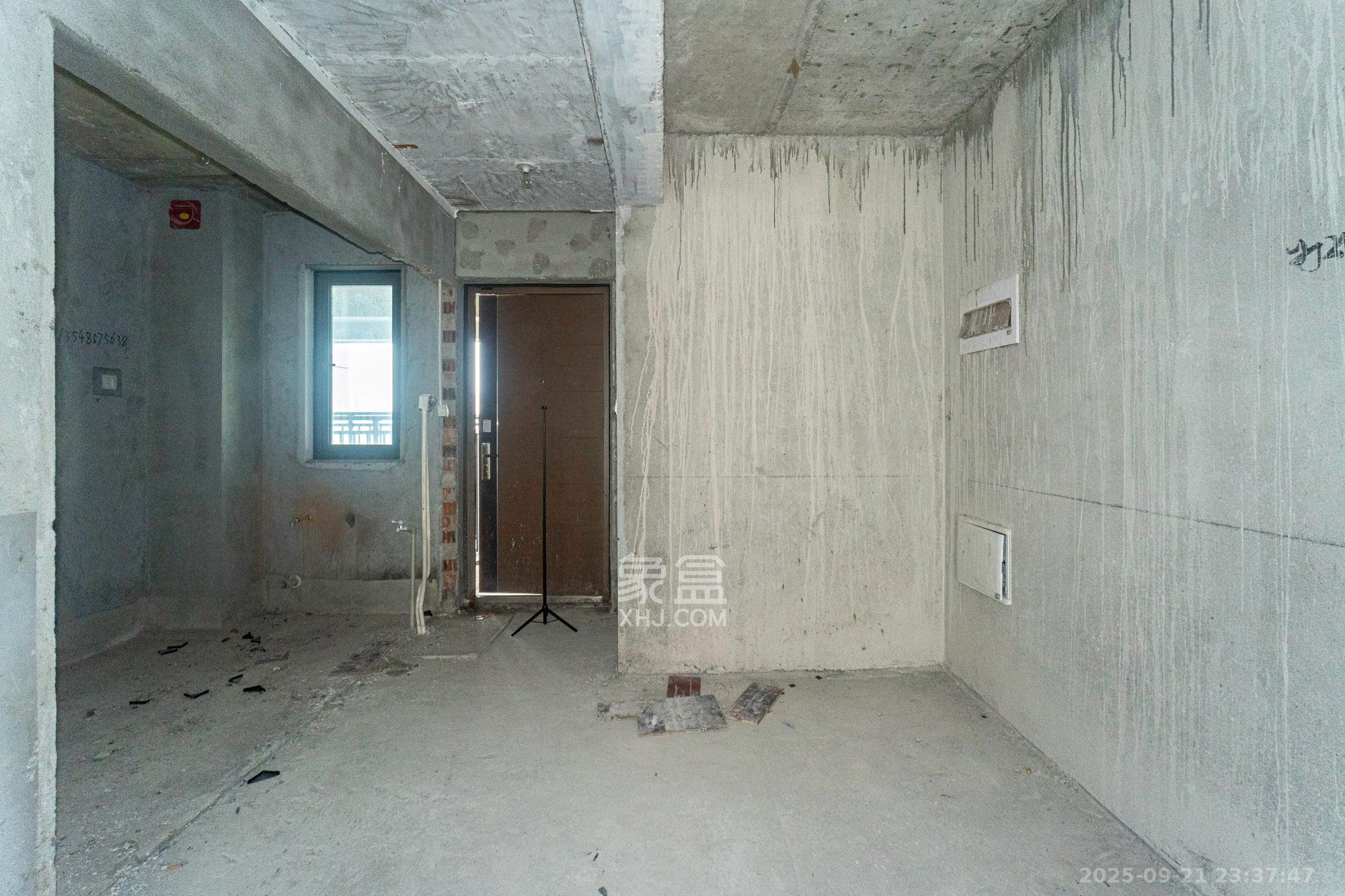 金辉优步星樾  3室2厅2卫    62.8万客厅