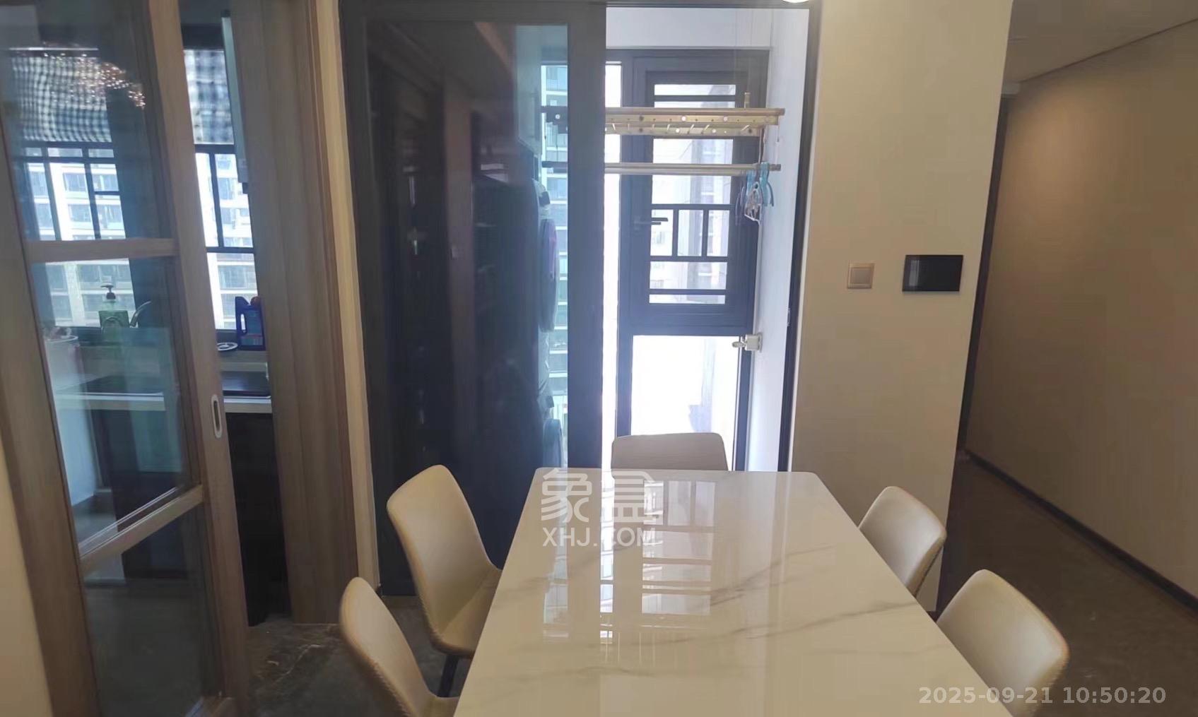 中海阅麓山一期  4室2厅1卫    5000.0元/月室内图