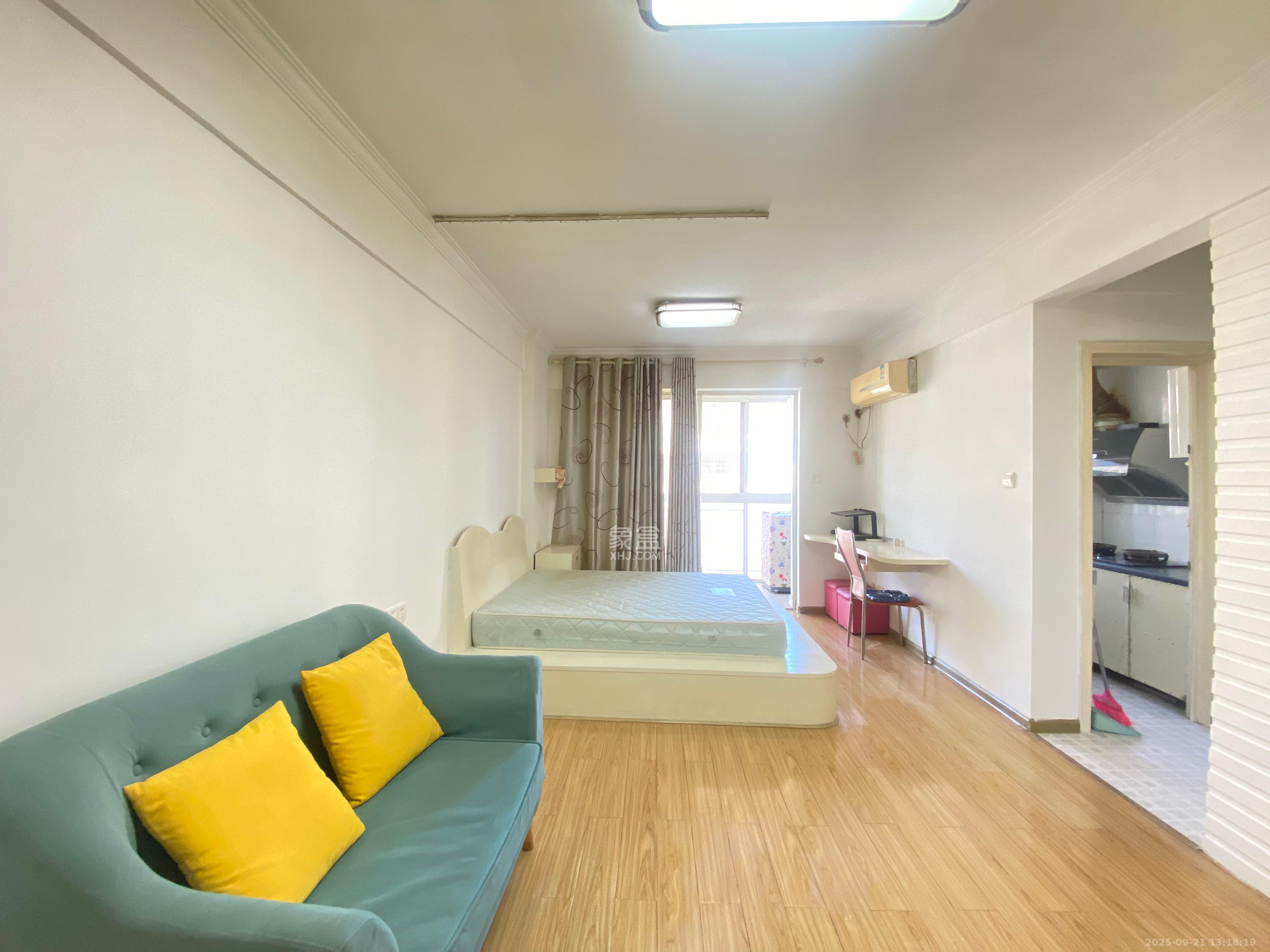 都市家园  1室1厅1卫    1500.0元/月室内图