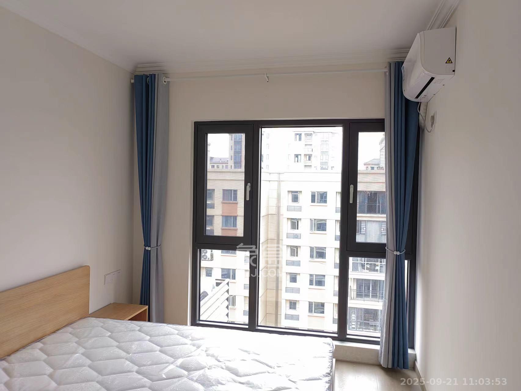 湖湘奥林匹克花园 3室2厅2卫 2700.0元/月 湖湘奥林匹克花园 3室2厅2卫 2700.0元/月室内图