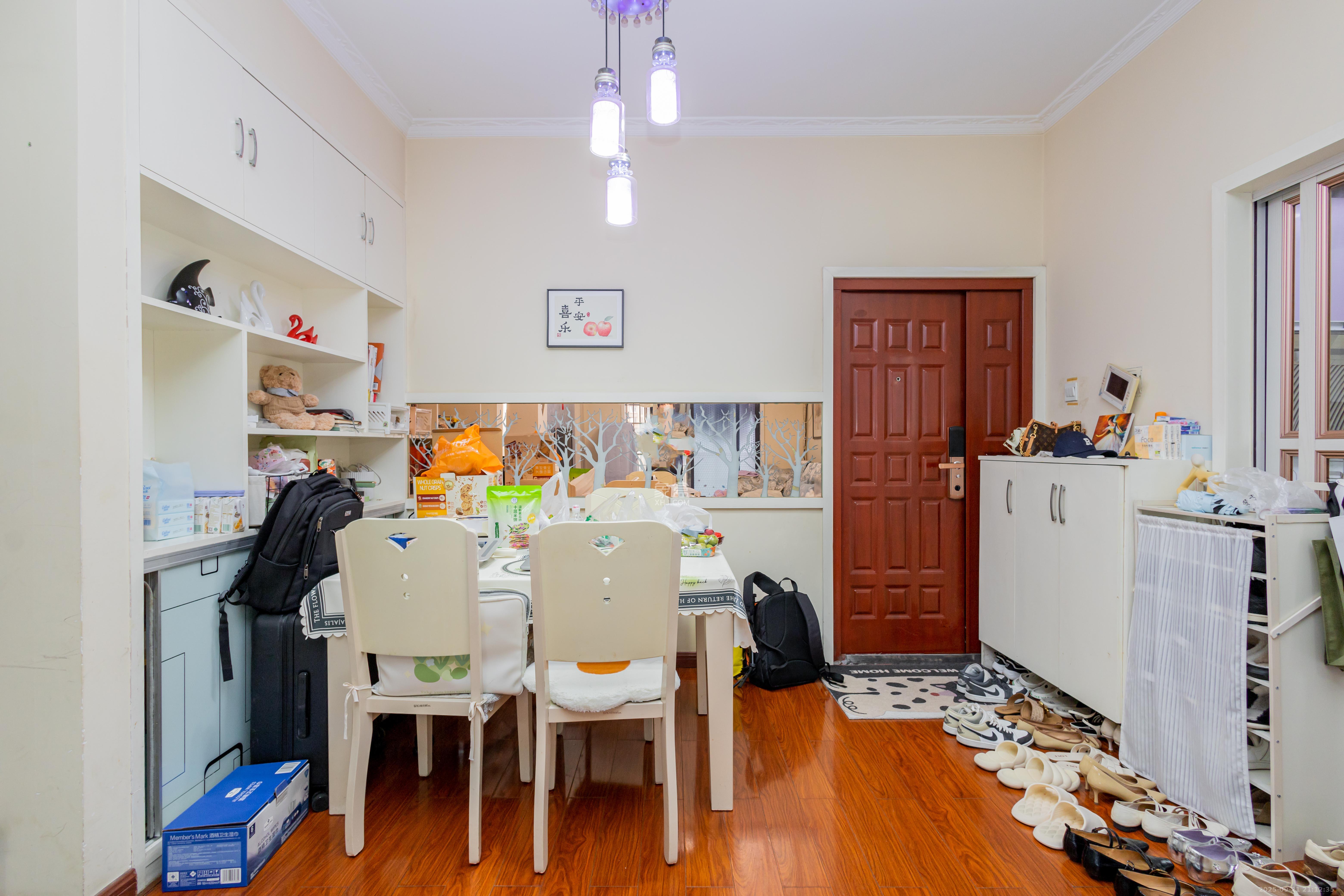 辉煌国际城一期 2室2厅1卫 72.0万 辉煌国际城一期 2室2厅1卫 72.0万客厅