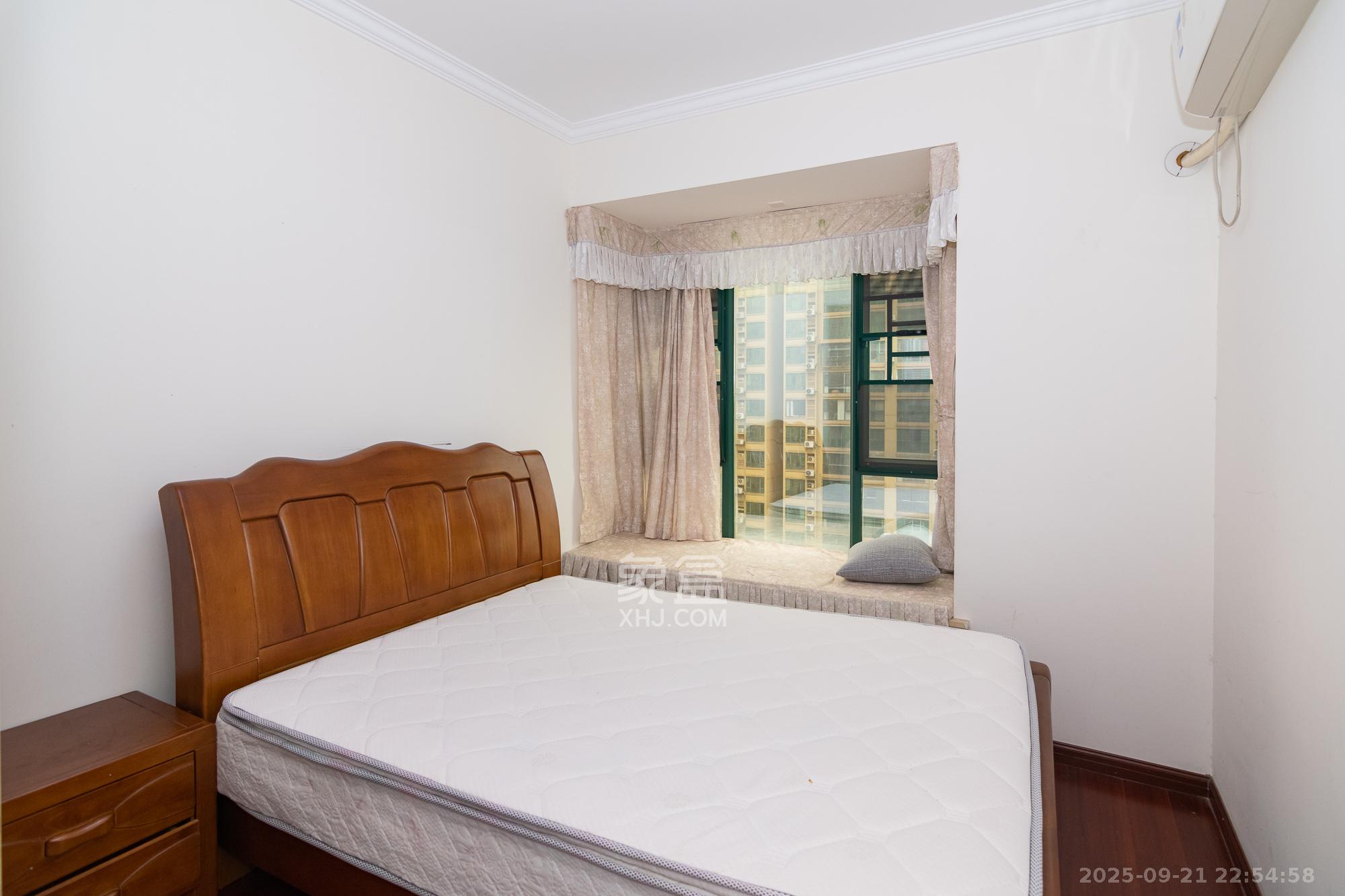 富基世纪公园 4室2厅2卫 92.0万 富基世纪公园 4室2厅2卫 92.0万卧室