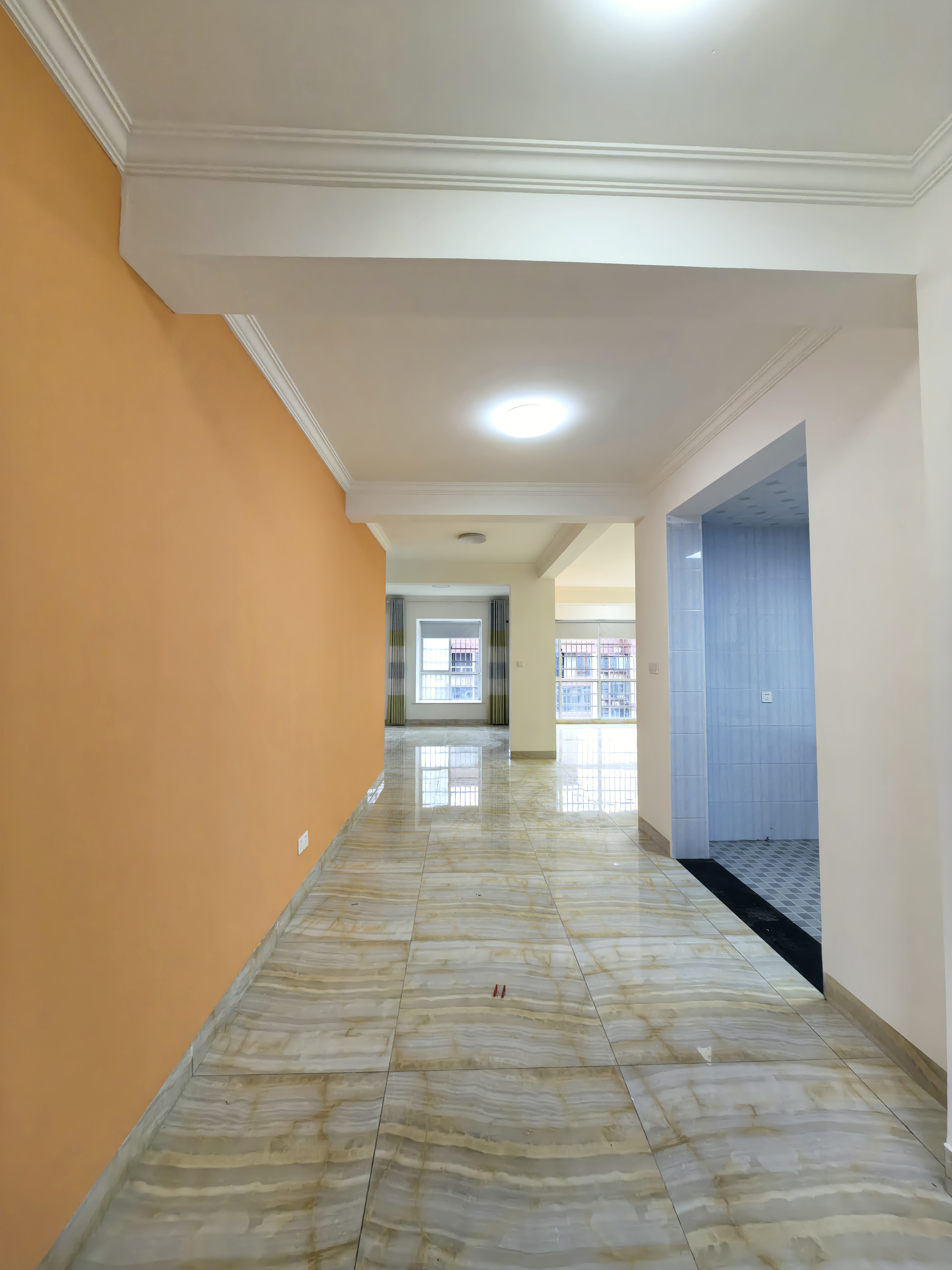 千里红小区(京明时代广场) 3室2厅2卫 72.8万 千里红小区(京明时代广场) 3室2厅2卫 72.8万客厅