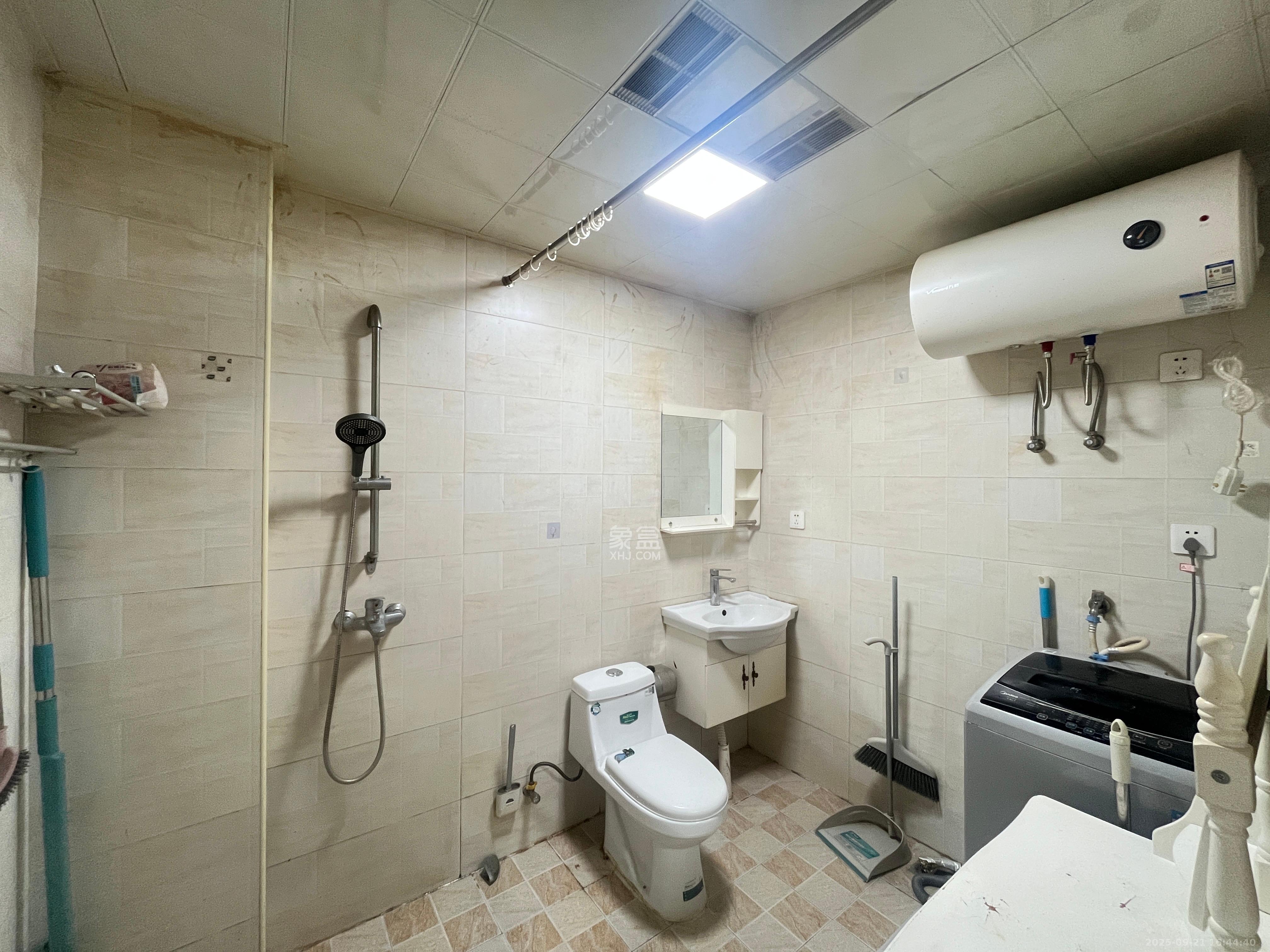 沁园春御院 1室1厅1卫 1600.0元/月 沁园春御院 1室1厅1卫 1600.0元/月室内图