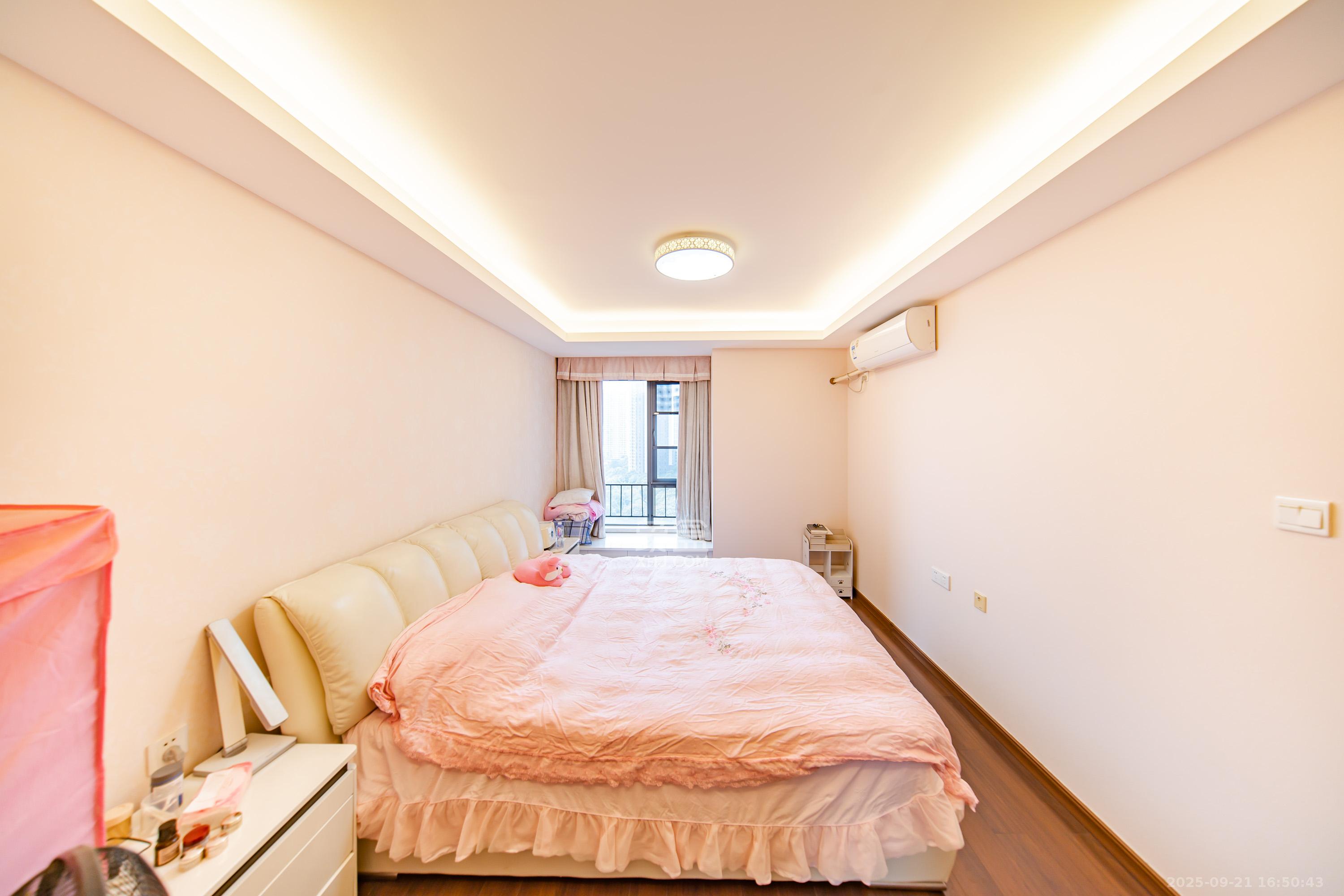 万科白鹭郡  3室2厅2卫    125.0万卧室