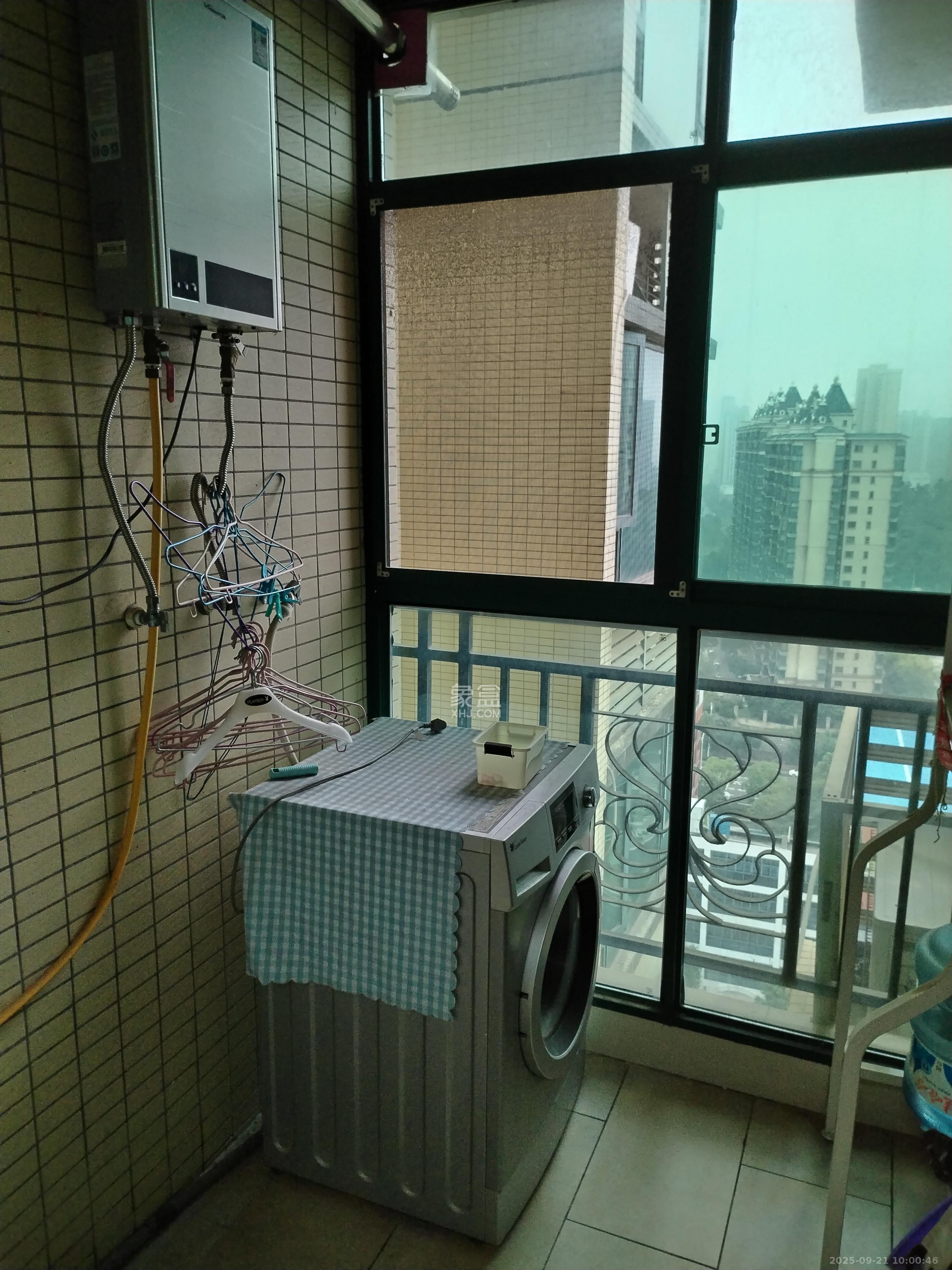 恒大华府  1室2厅1卫    2000.0元/月室内图