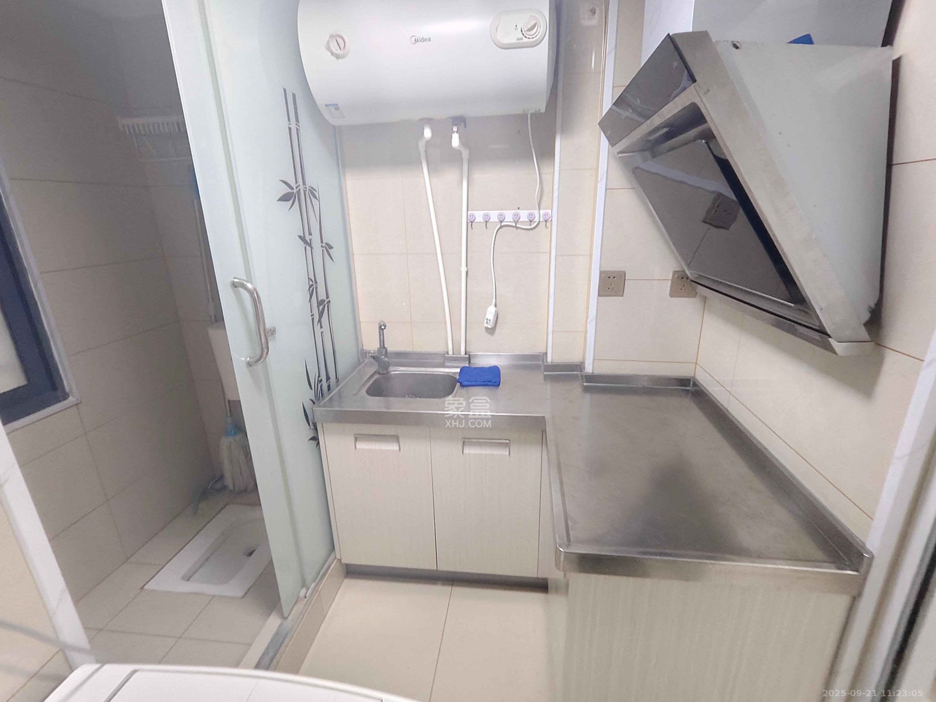 和馨园 1室1厅1卫 1000.0元/月 和馨园 1室1厅1卫 1000.0元/月室内图