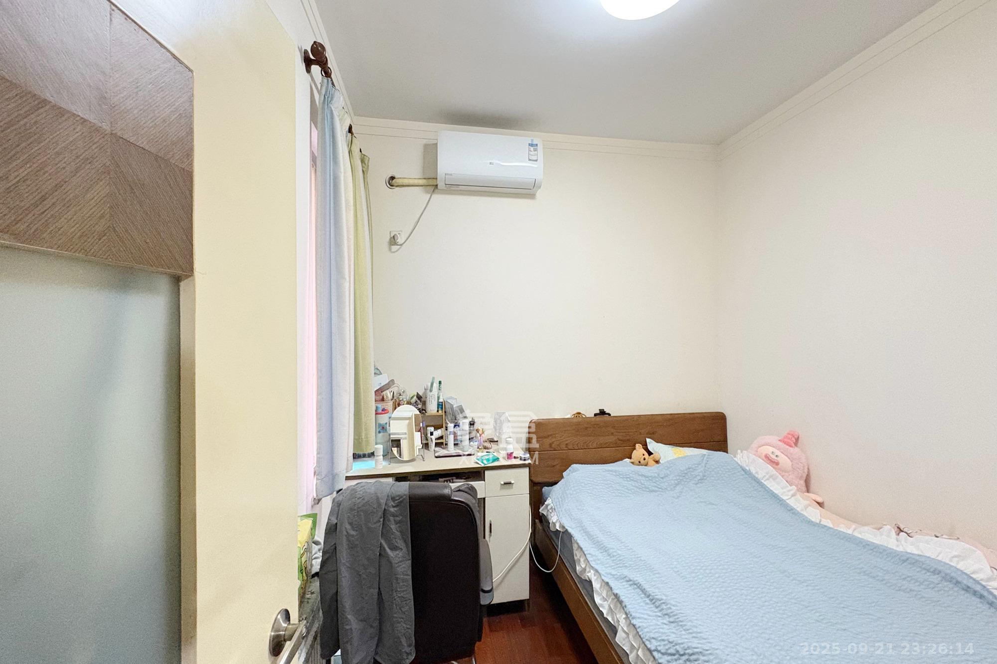 颐美园 3室2厅2卫 94.8万 颐美园 3室2厅2卫 94.8万卧室