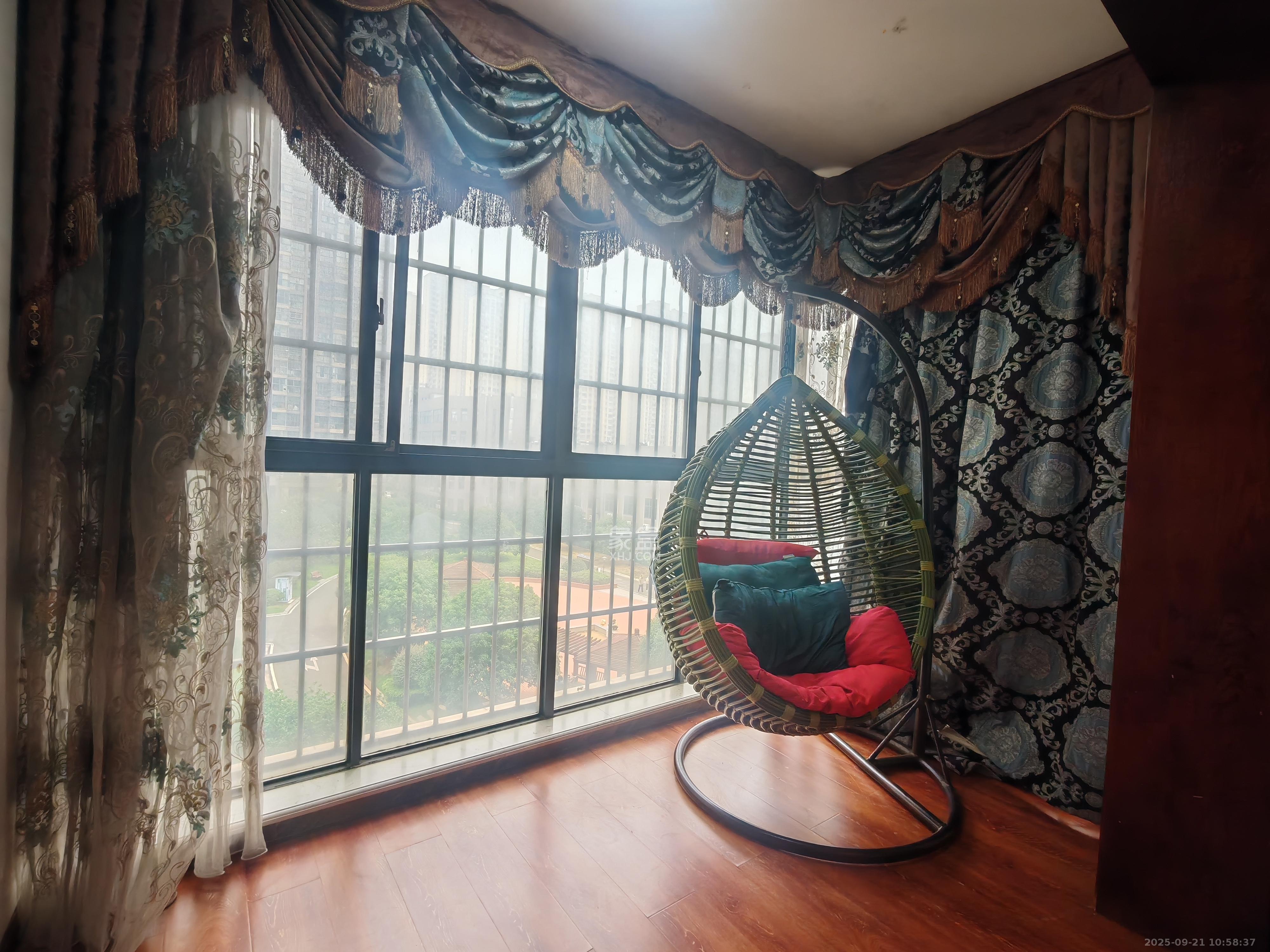 花样年华 4室2厅2卫 1800.0元/月 花样年华 4室2厅2卫 1800.0元/月室内图