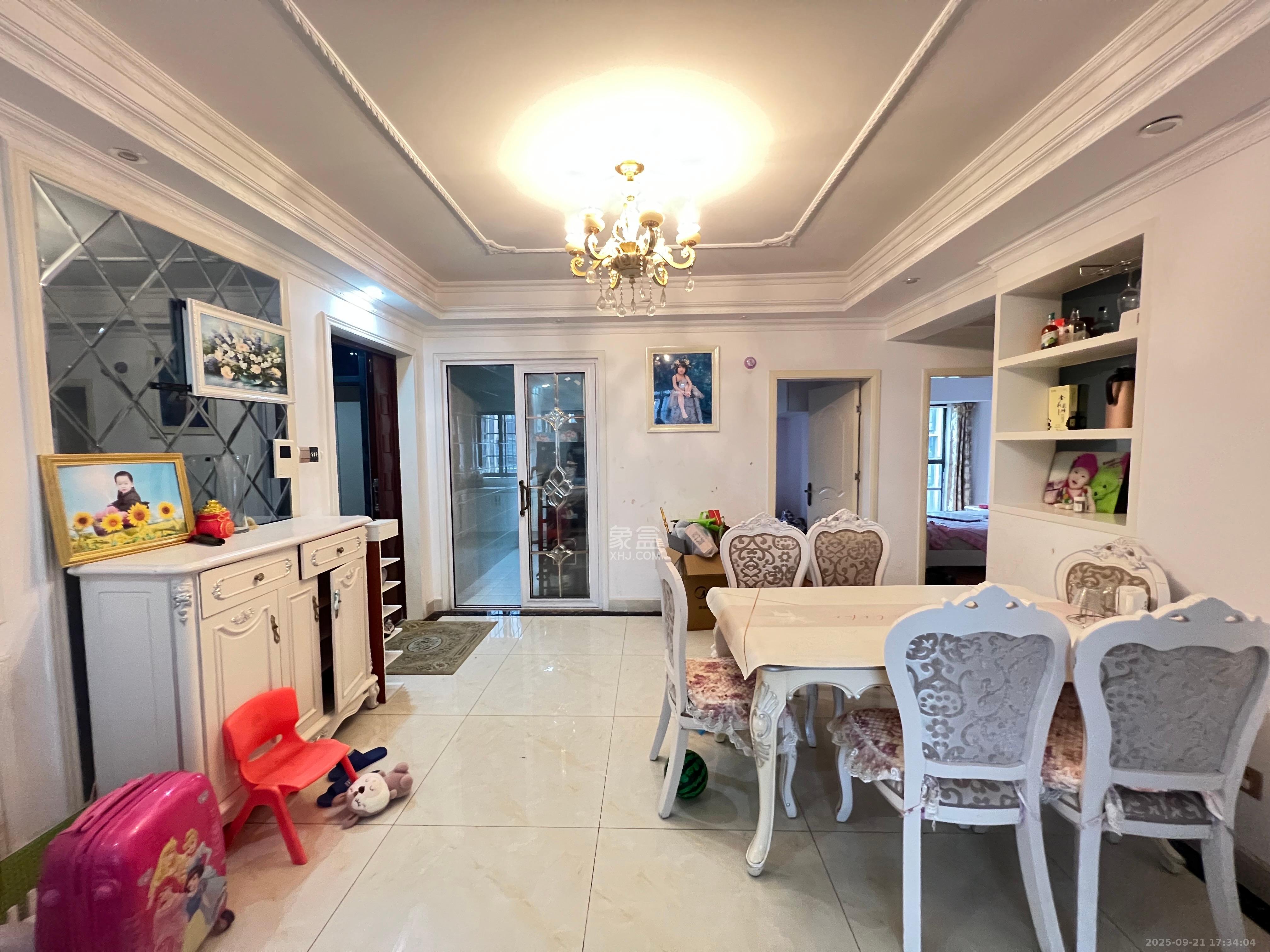 万科魅力之城  3室2厅1卫    2400.0元/月 万科魅力之城  3室2厅1卫    2400.0元/月室内图1