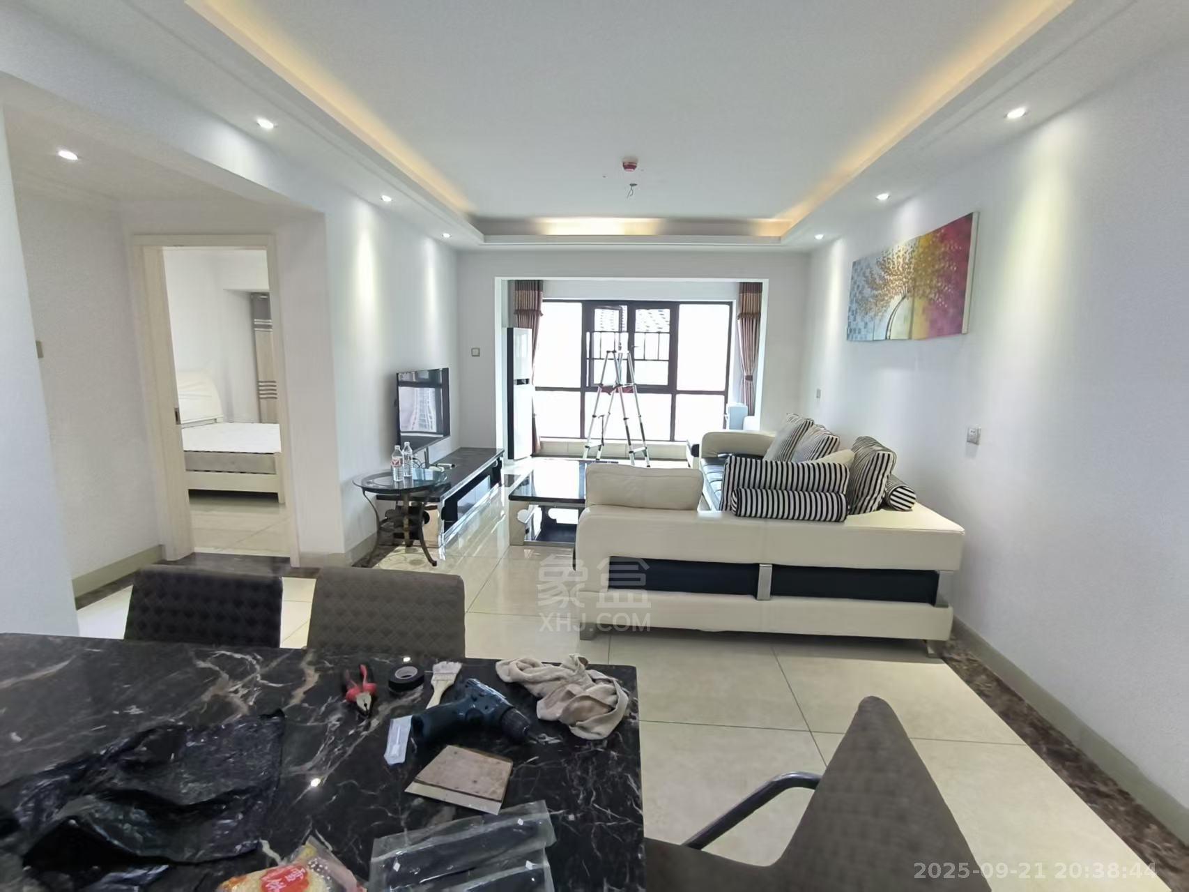 佳兆业金域天下三期 2室2厅1卫 1700.0元/月 佳兆业金域天下三期 2室2厅1卫 1700.0元/月室内图