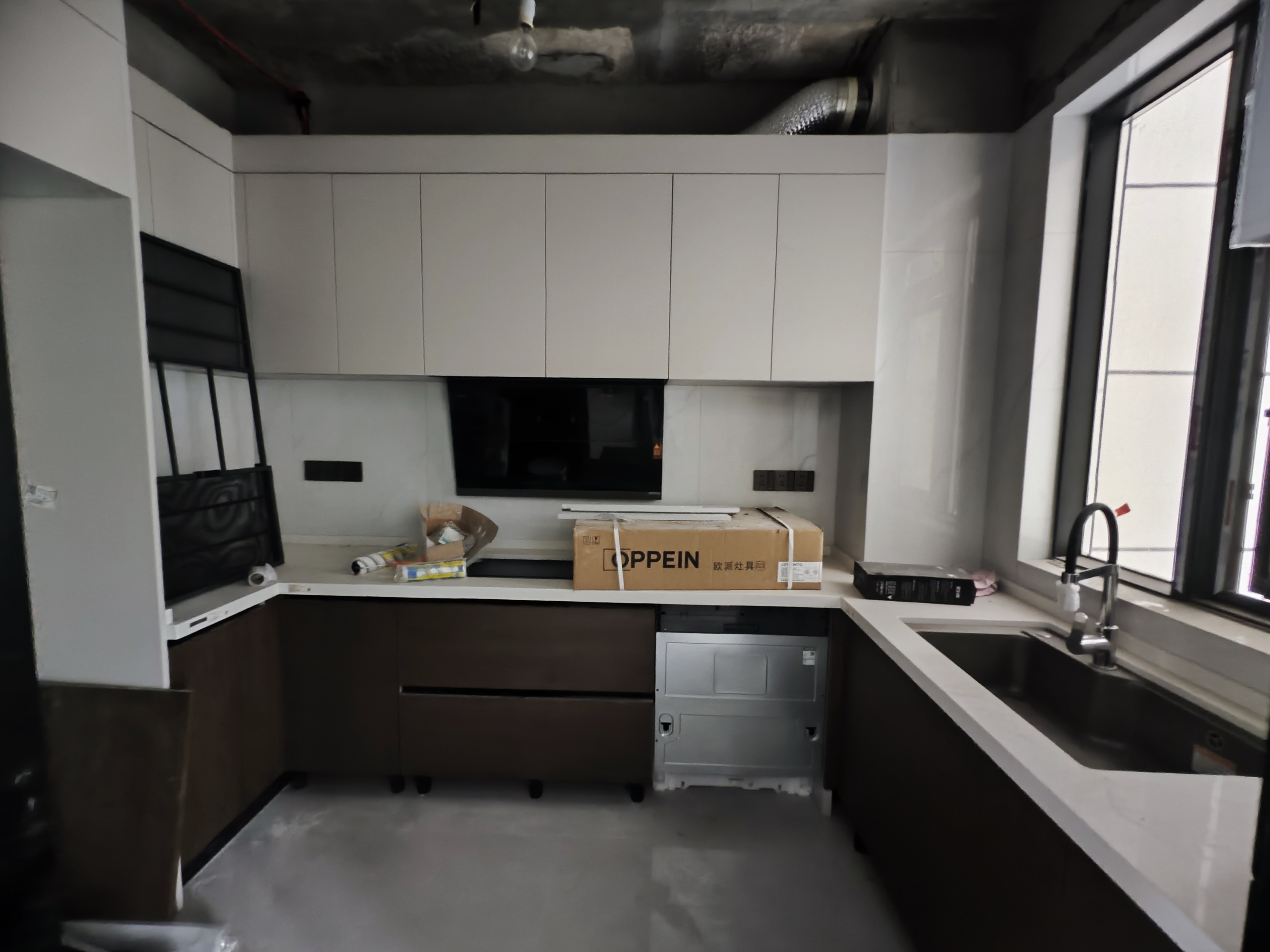 中甸.龙雲台 4室2厅2卫 92.8万 中甸.龙雲台 4室2厅2卫 92.8万客厅