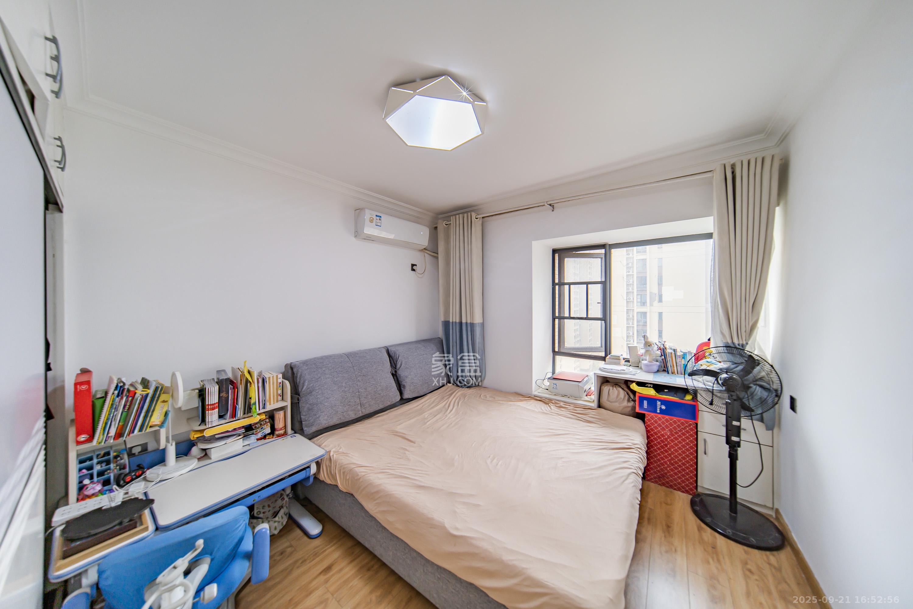 兰亭湾畔  3室2厅2卫    119.0万卧室