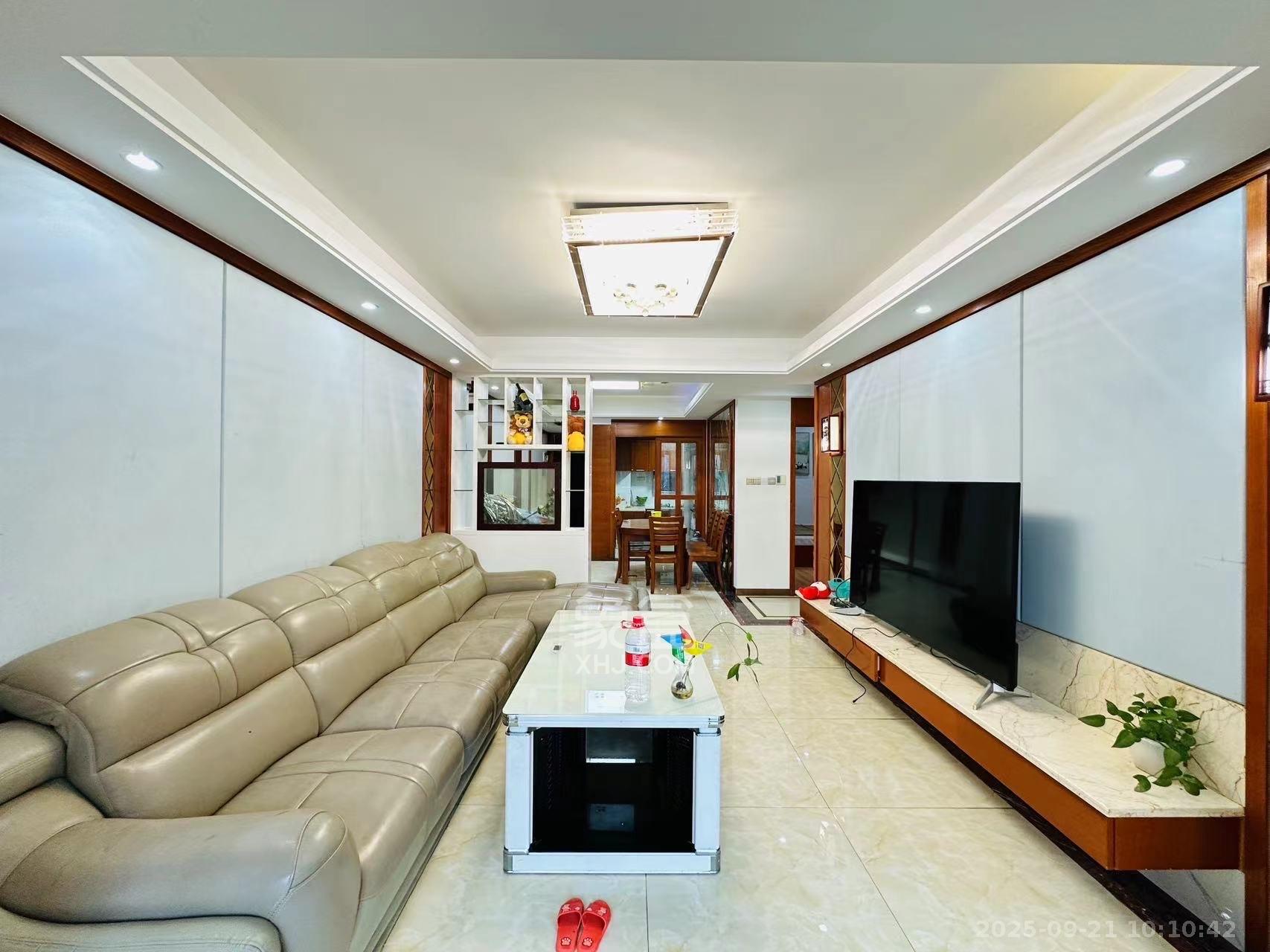 慢步江湾  4室2厅1卫    3200.0元/月室内图