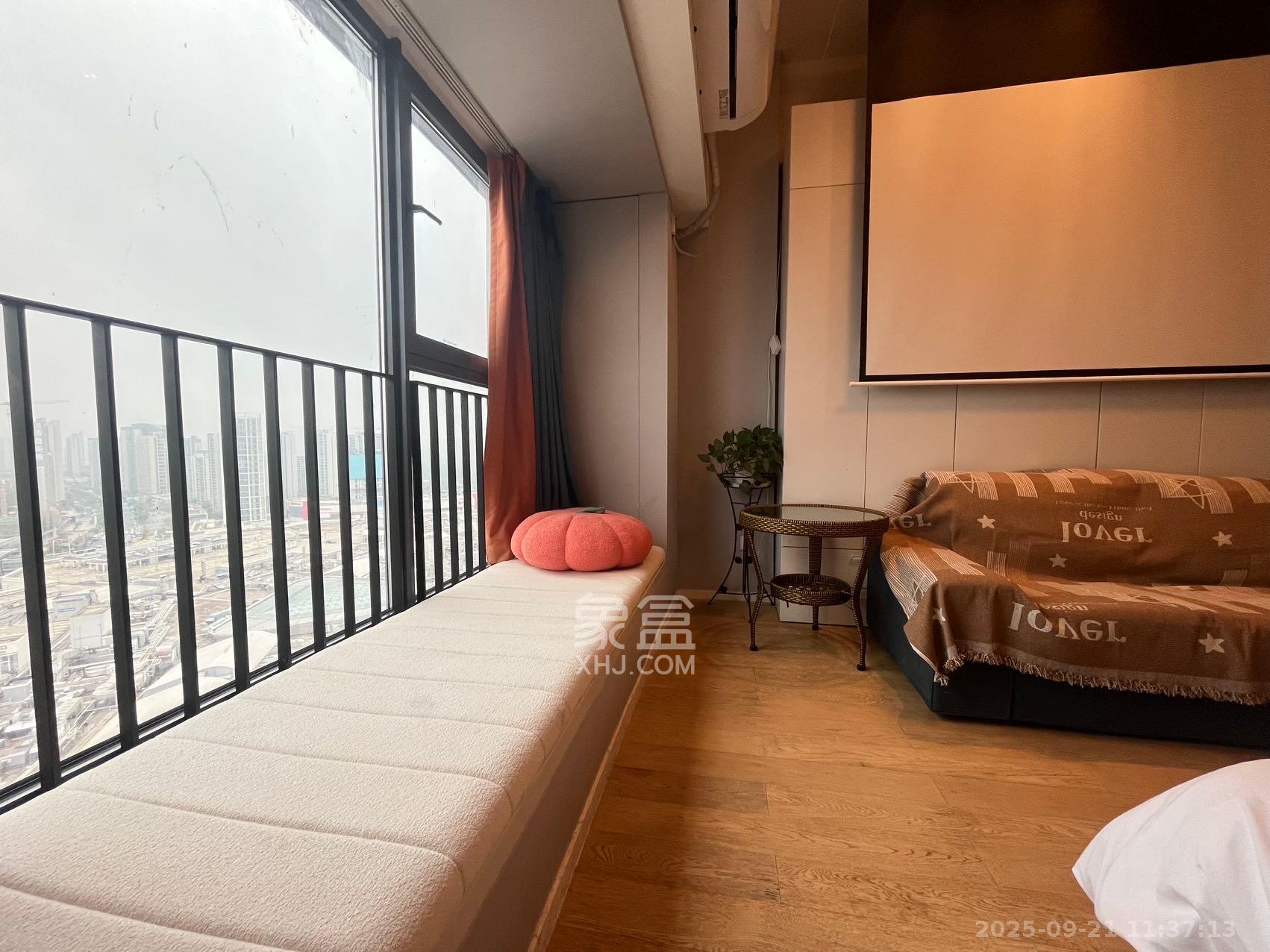 荟聚之光 1室1厅1卫 2400.0元/月 荟聚之光 1室1厅1卫 2400.0元/月室内图