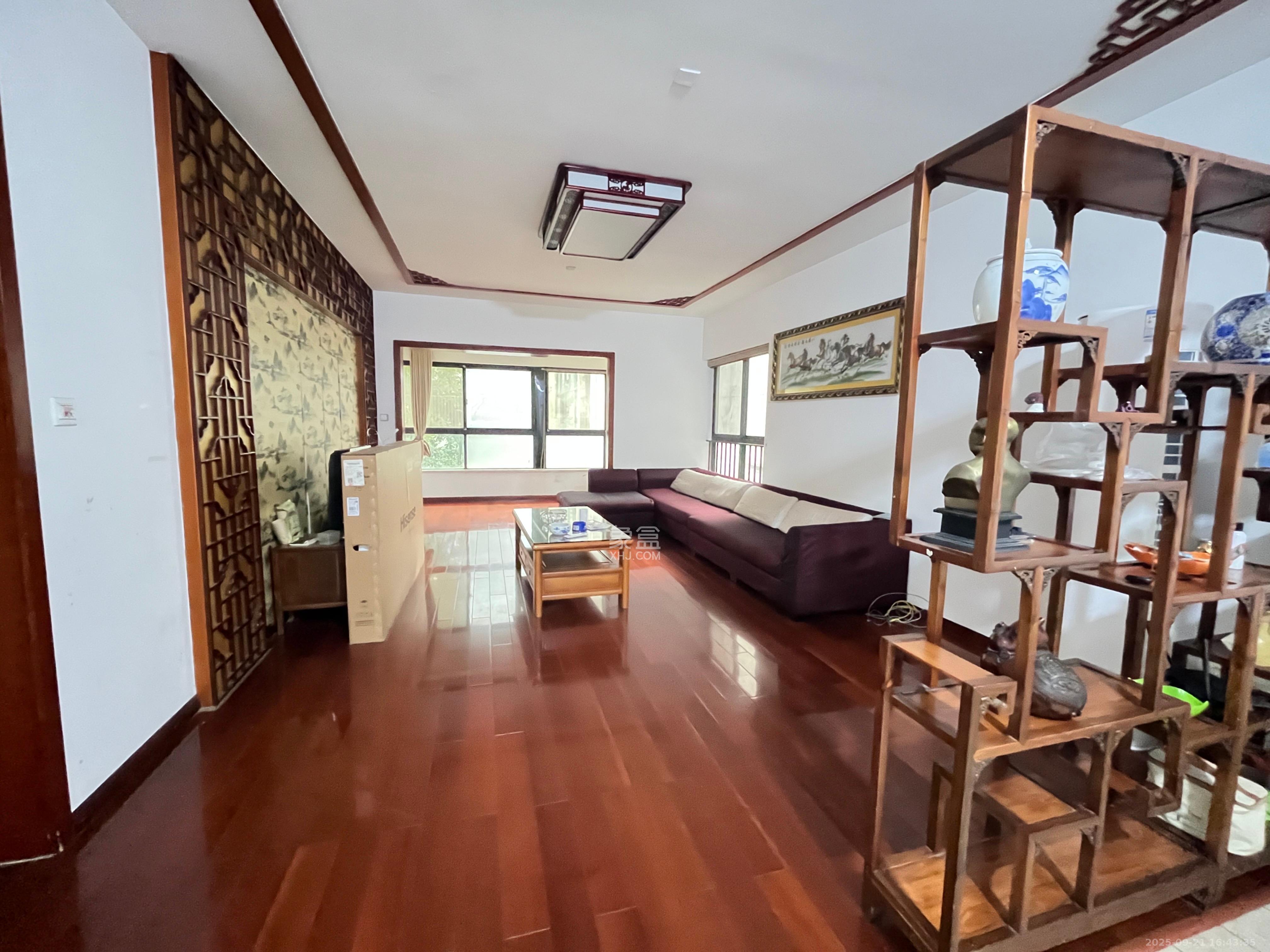 阳光100一期、四五期 3室2厅2卫 3200.0元/月 阳光100一期、四五期 3室2厅2卫 3200.0元/月室内图