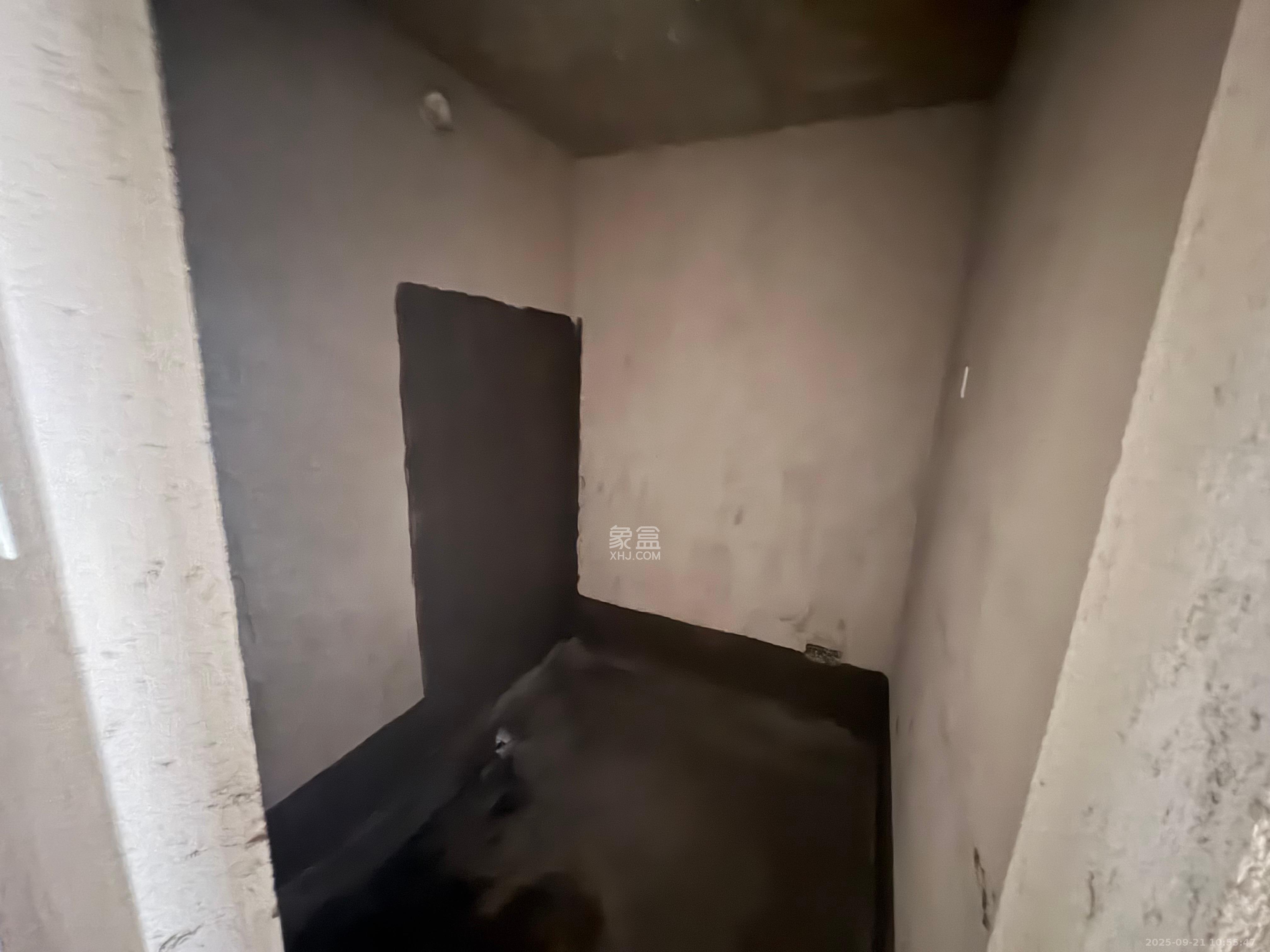 荣盛城  4室2厅2卫    1500.0元/月室内图