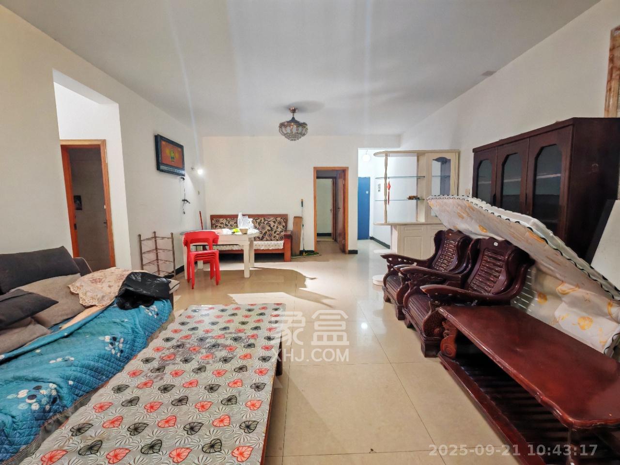 万事佳景园 4室2厅2卫 2500.0元/月 万事佳景园 4室2厅2卫 2500.0元/月室内图