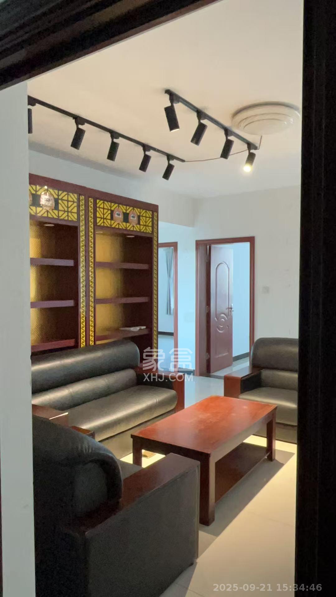 天下一家 3室0厅0卫 2400.0元/月 天下一家 3室0厅0卫 2400.0元/月室内图