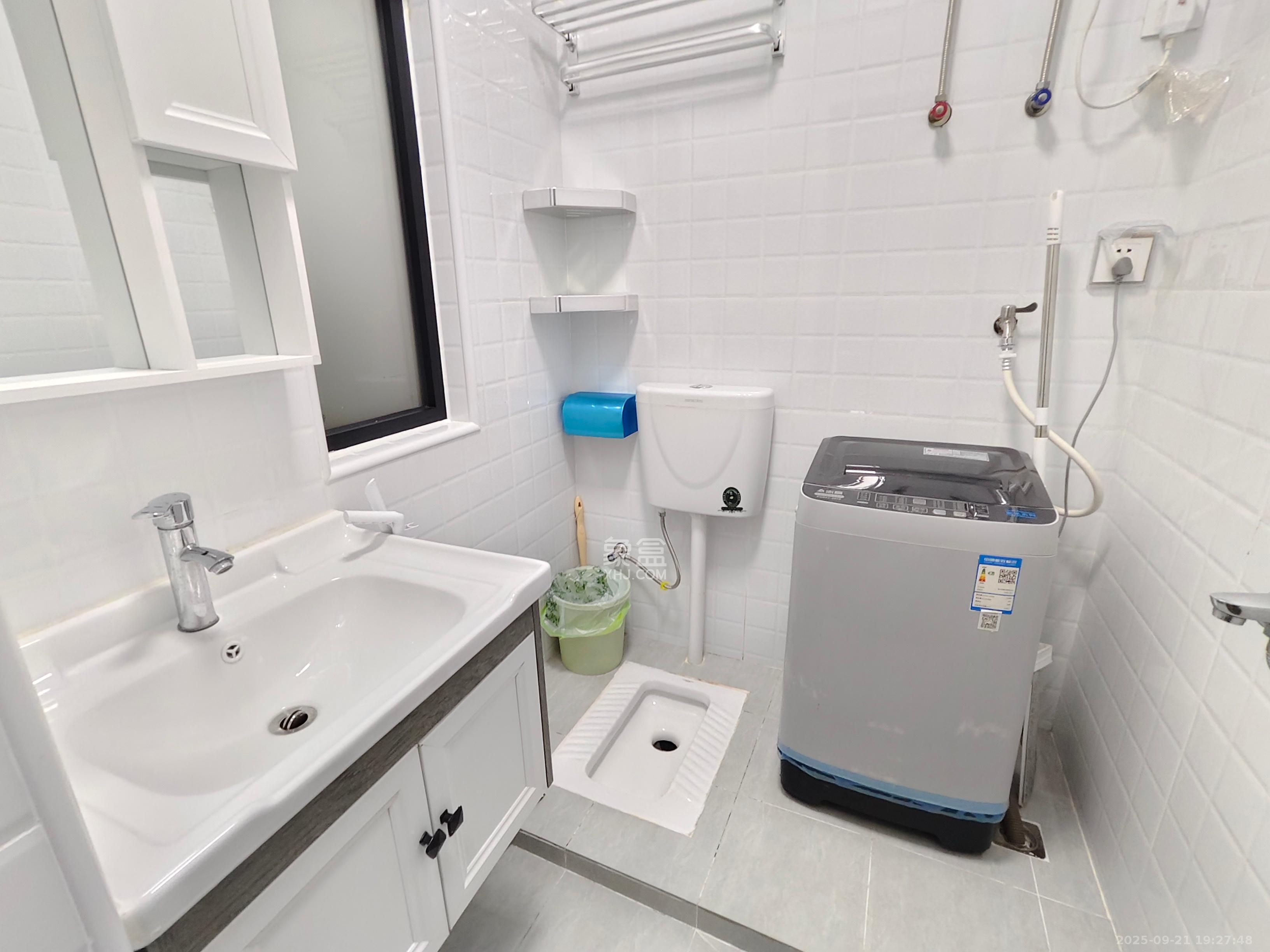 保利天禧EF区 1室1厅1卫 2300.0元/月 保利天禧EF区 1室1厅1卫 2300.0元/月室内图