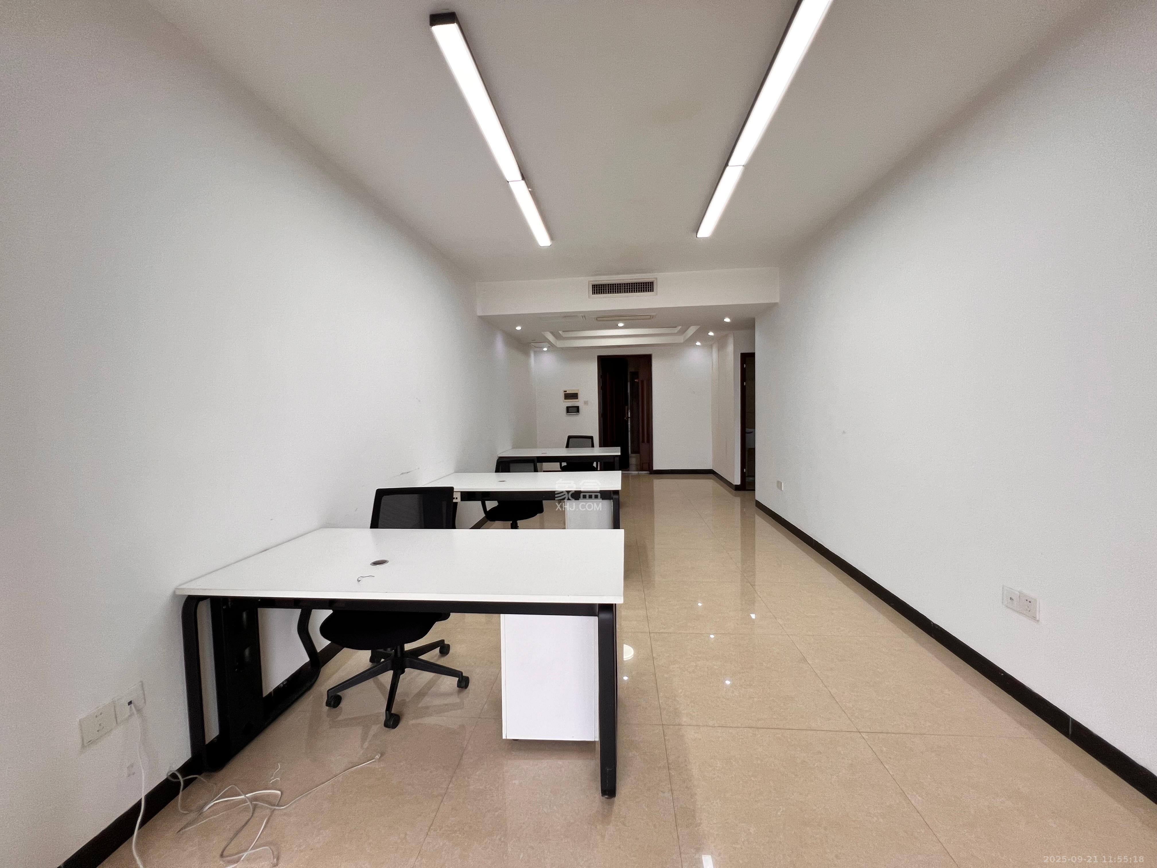 华晨国际公馆  2室1厅1卫    3300.0元/月室内图