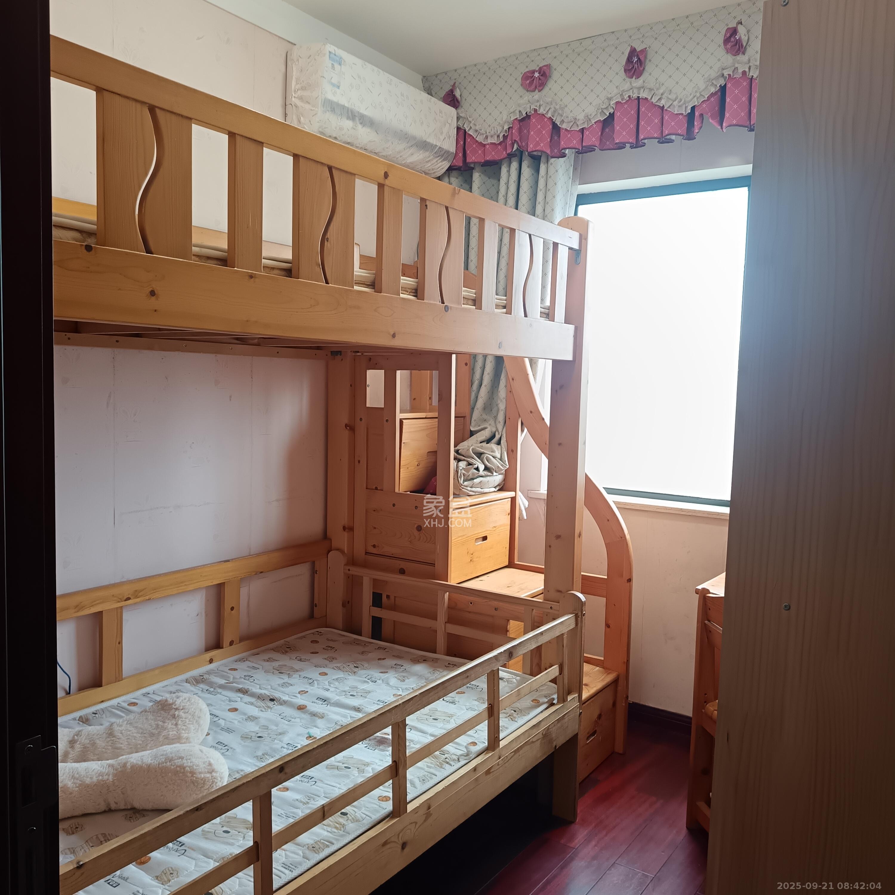 中国铁建国际城一期 3室2厅1卫 1600.0元/月 中国铁建国际城一期 3室2厅1卫 1600.0元/月室内图