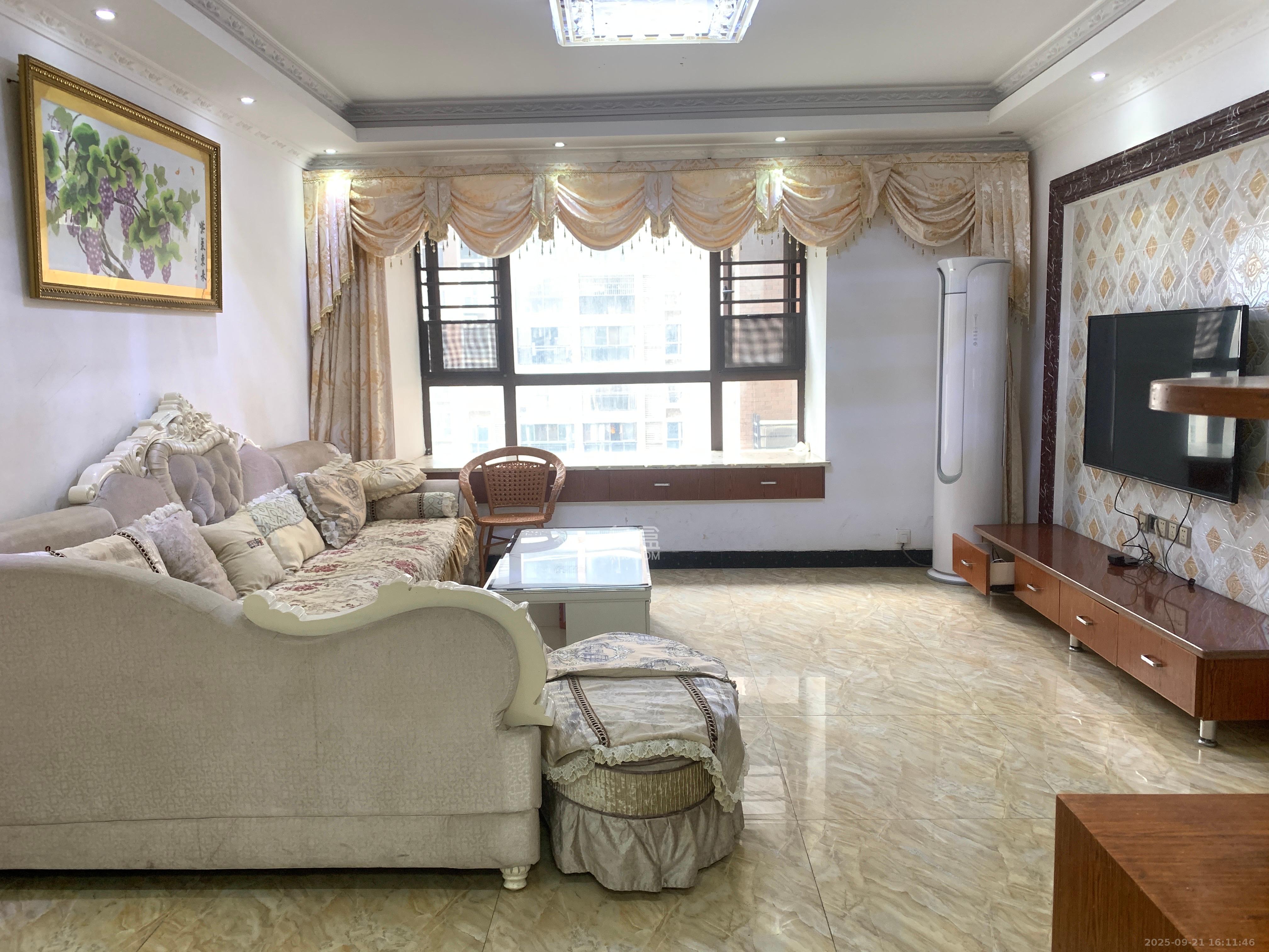 水岸世景 1室2厅2卫 1800.0元/月 水岸世景 1室2厅2卫 1800.0元/月室内图