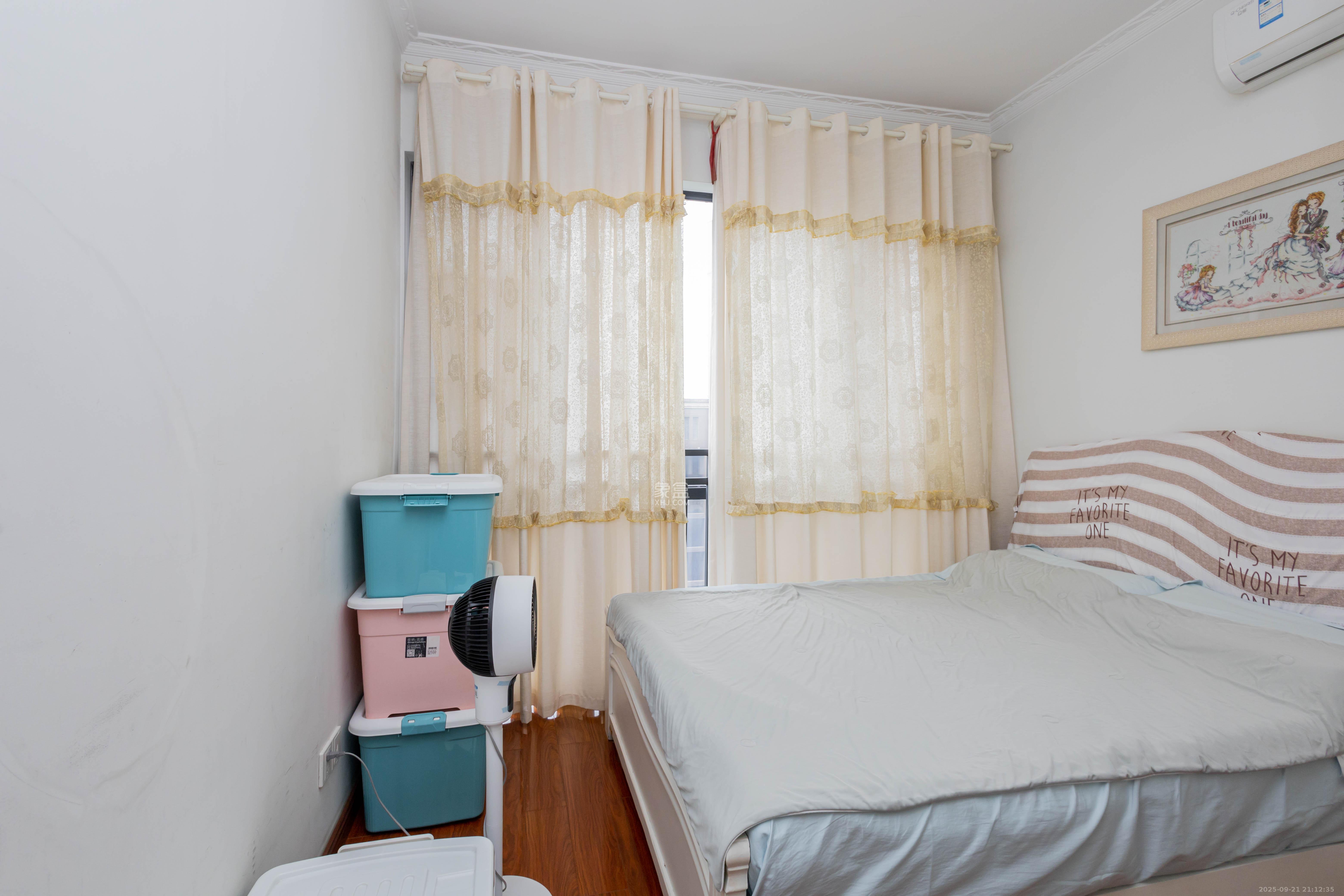 辉煌国际城一期 2室2厅1卫 72.0万 辉煌国际城一期 2室2厅1卫 72.0万卧室