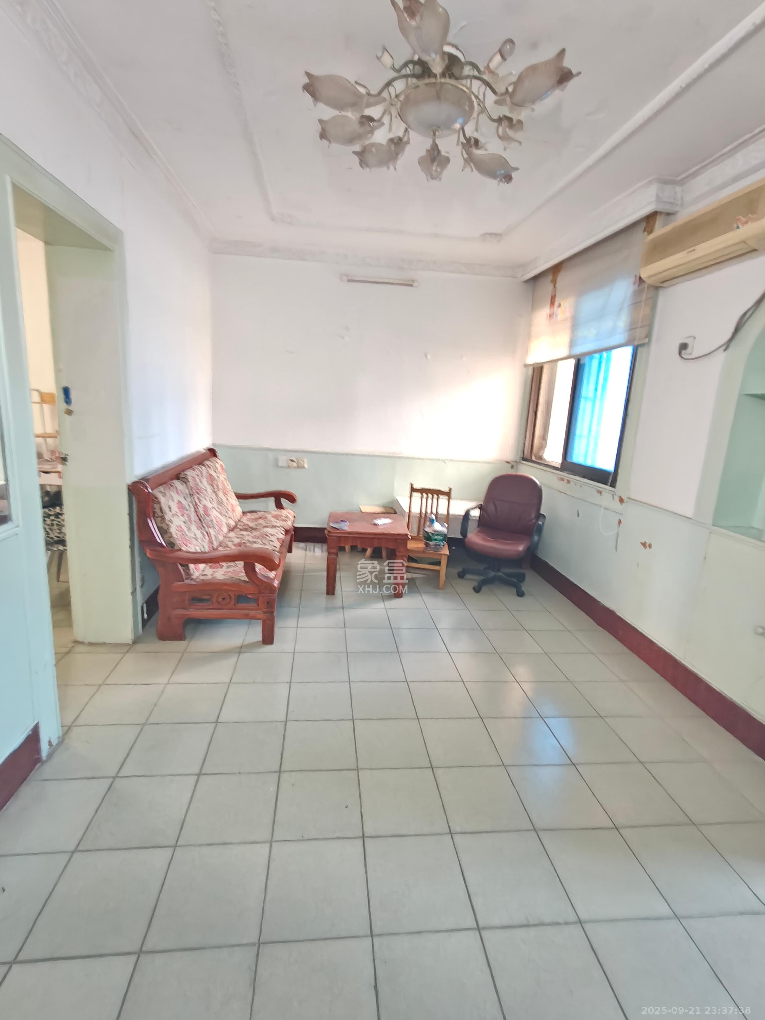 向韶村 2室1厅1卫 1300.0元/月 向韶村 2室1厅1卫 1300.0元/月室内图