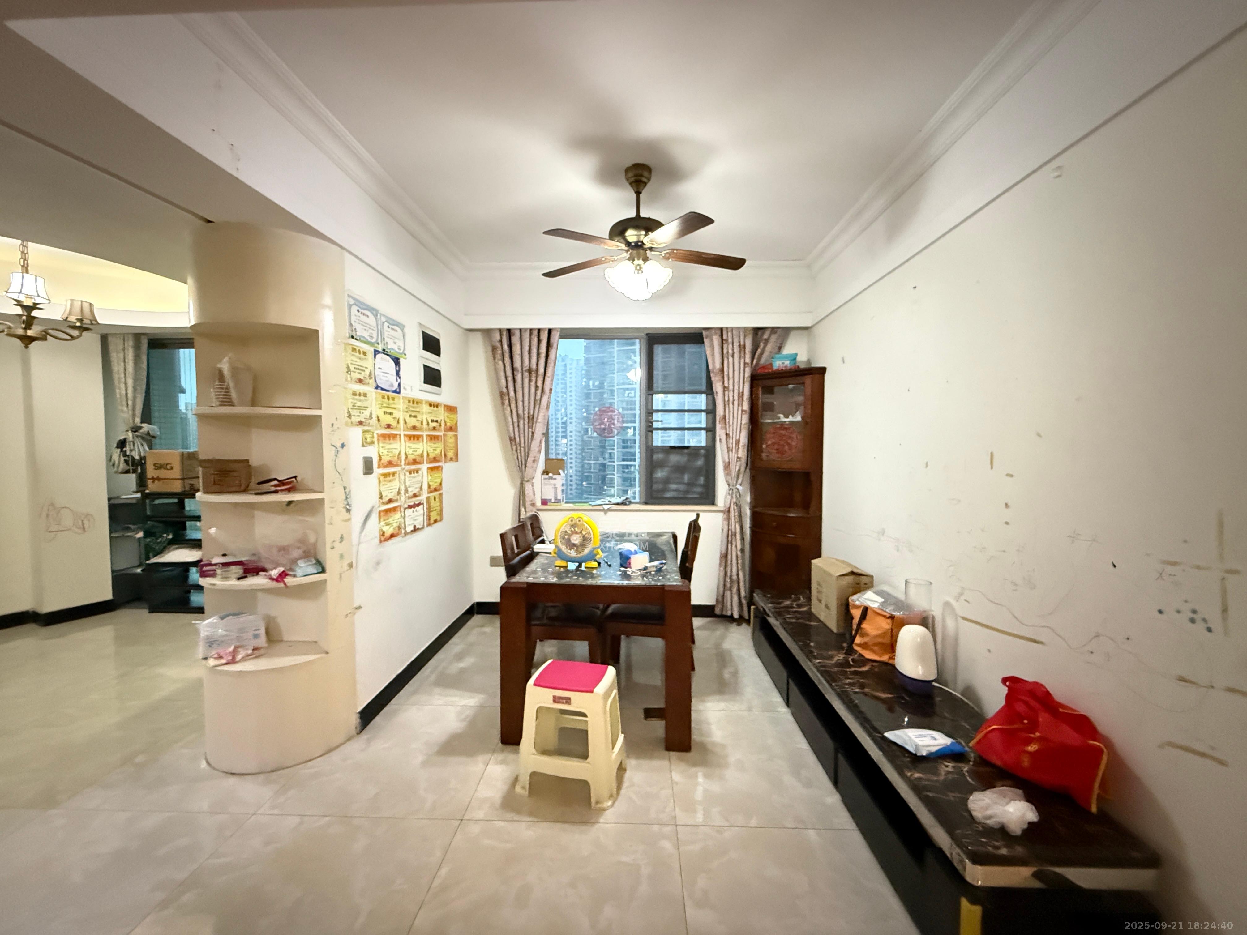 新城新世界一二三期 4室2厅2卫 3800.0元/月 新城新世界一二三期 4室2厅2卫 3800.0元/月室内图