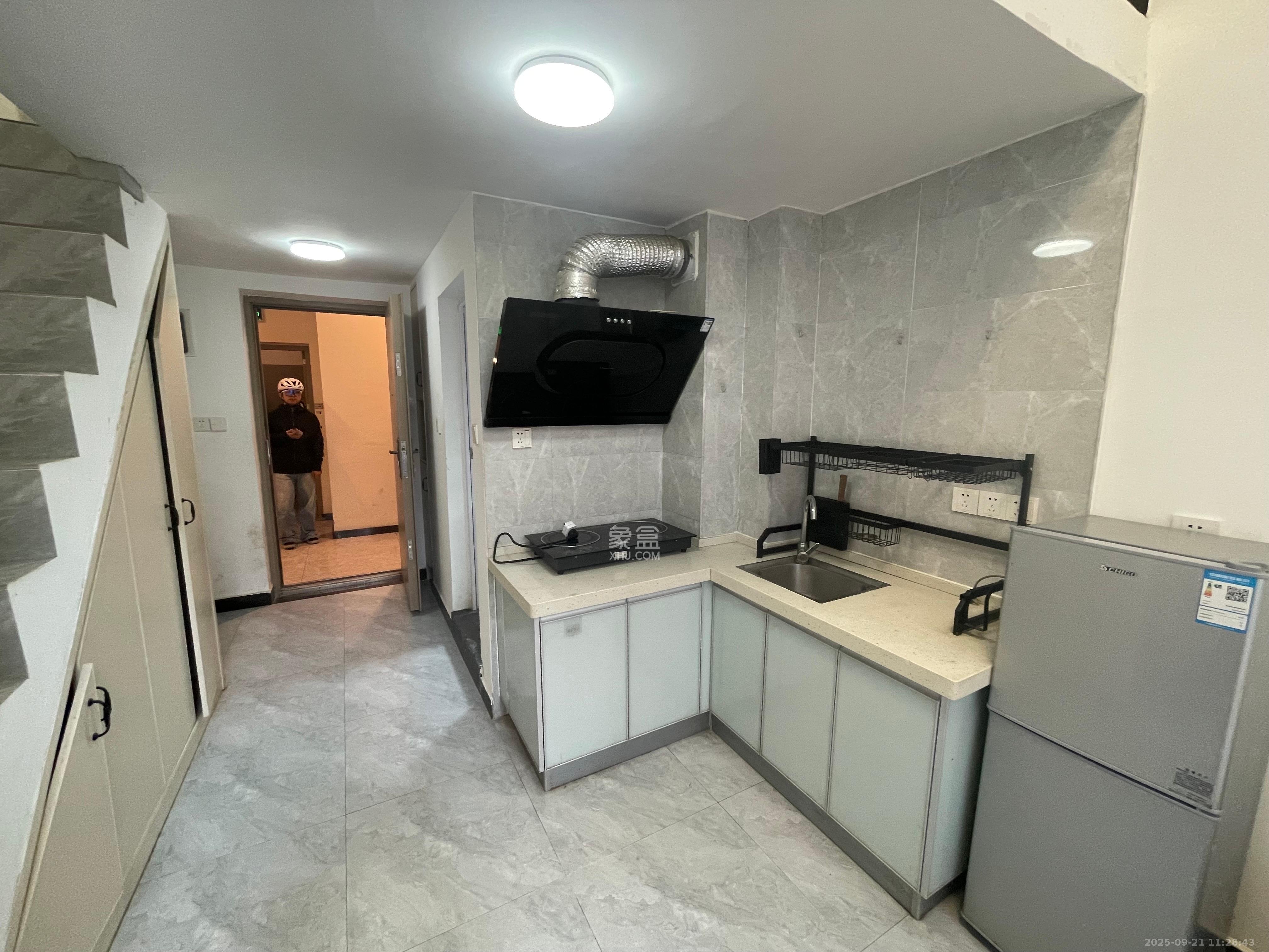 金地铂悦 1室1厅1卫 1300.0元/月 金地铂悦 1室1厅1卫 1300.0元/月室内图