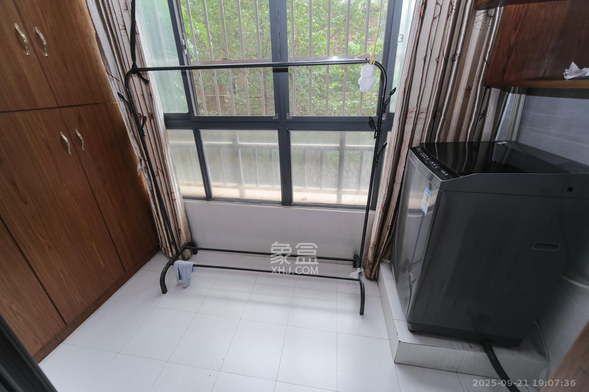 好望谷  3室2厅1卫    42.0万阳台