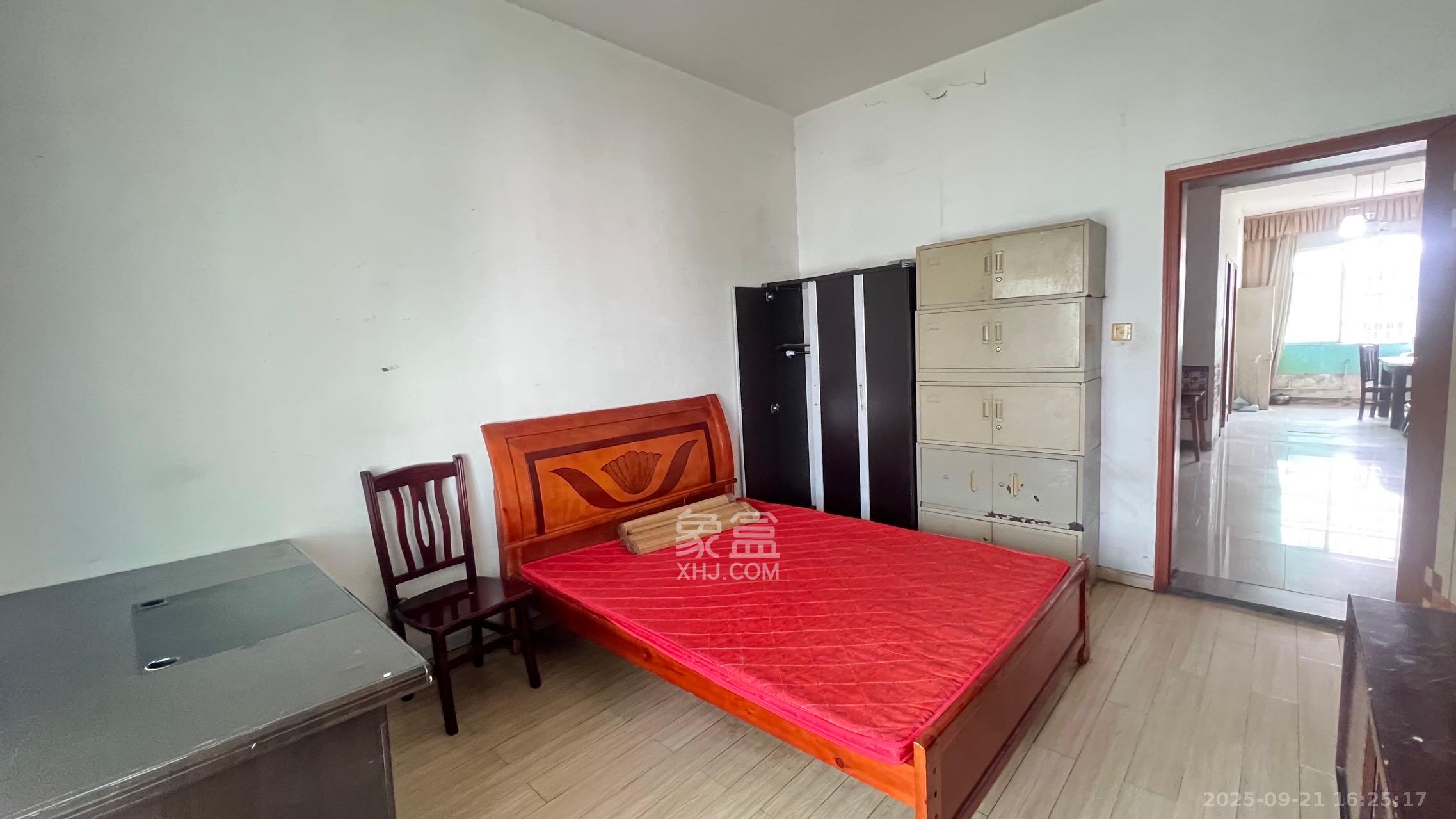 中南汽车世界  2室2厅1卫    1000.0元/月室内图