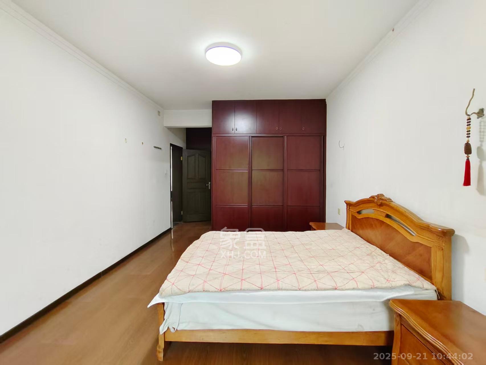 中星苑  3室2厅2卫    2300.0元/月室内图