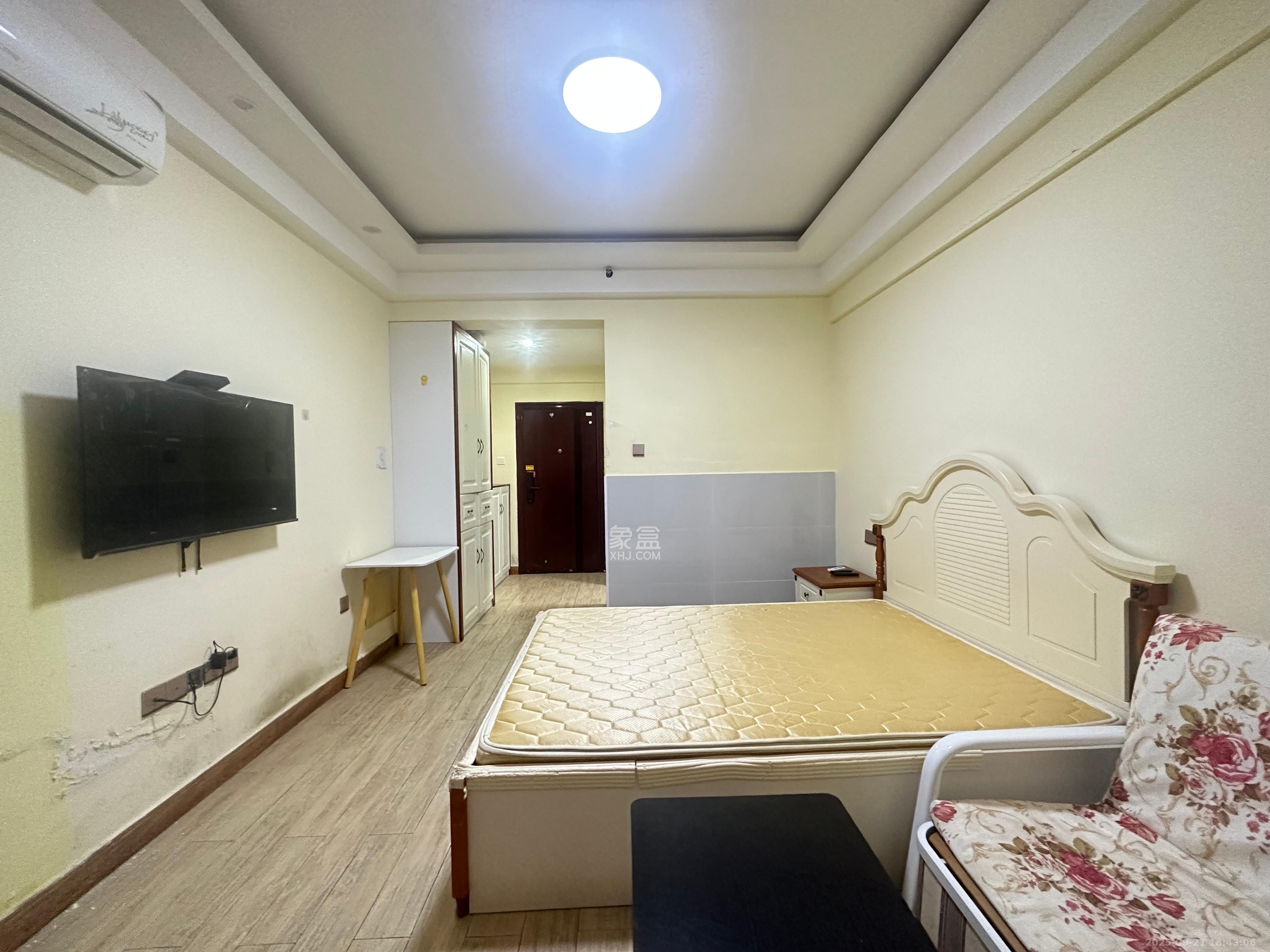 保利麓谷林语I区 1室1厅1卫 1400.0元/月 保利麓谷林语I区 1室1厅1卫 1400.0元/月室内图