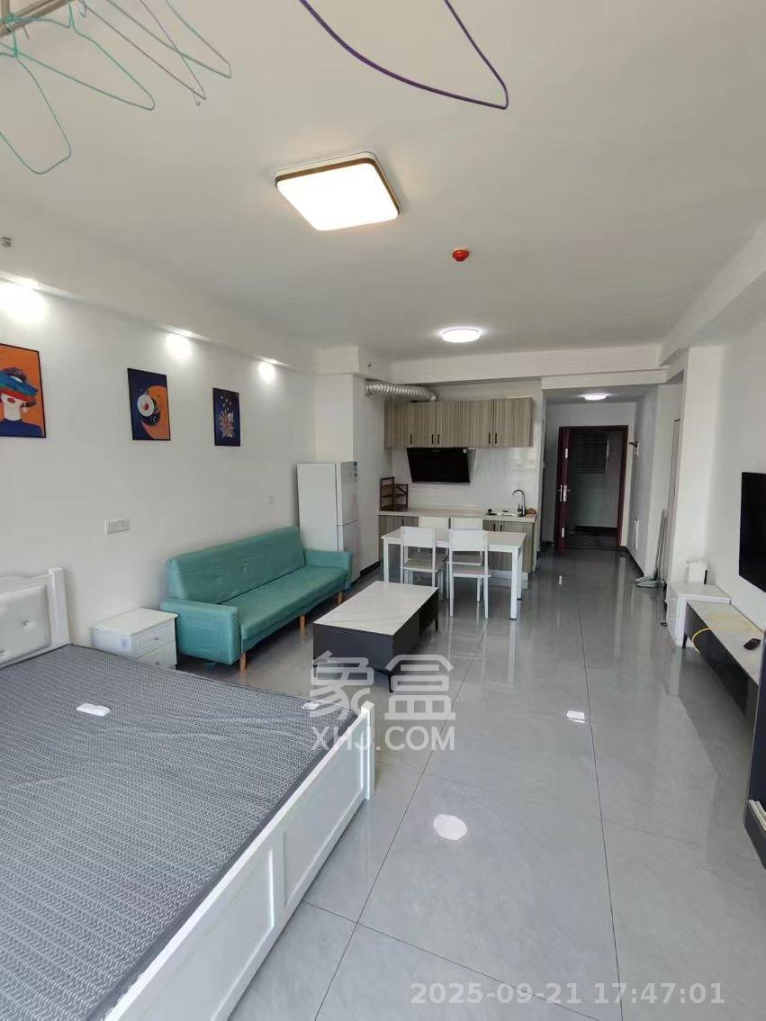 港湘铂玥(天园地芳国际珠宝城) 1室1厅1卫 1200.0元/月 港湘铂玥(天园地芳国际珠宝城) 1室1厅1卫 1200.0元/月室内图