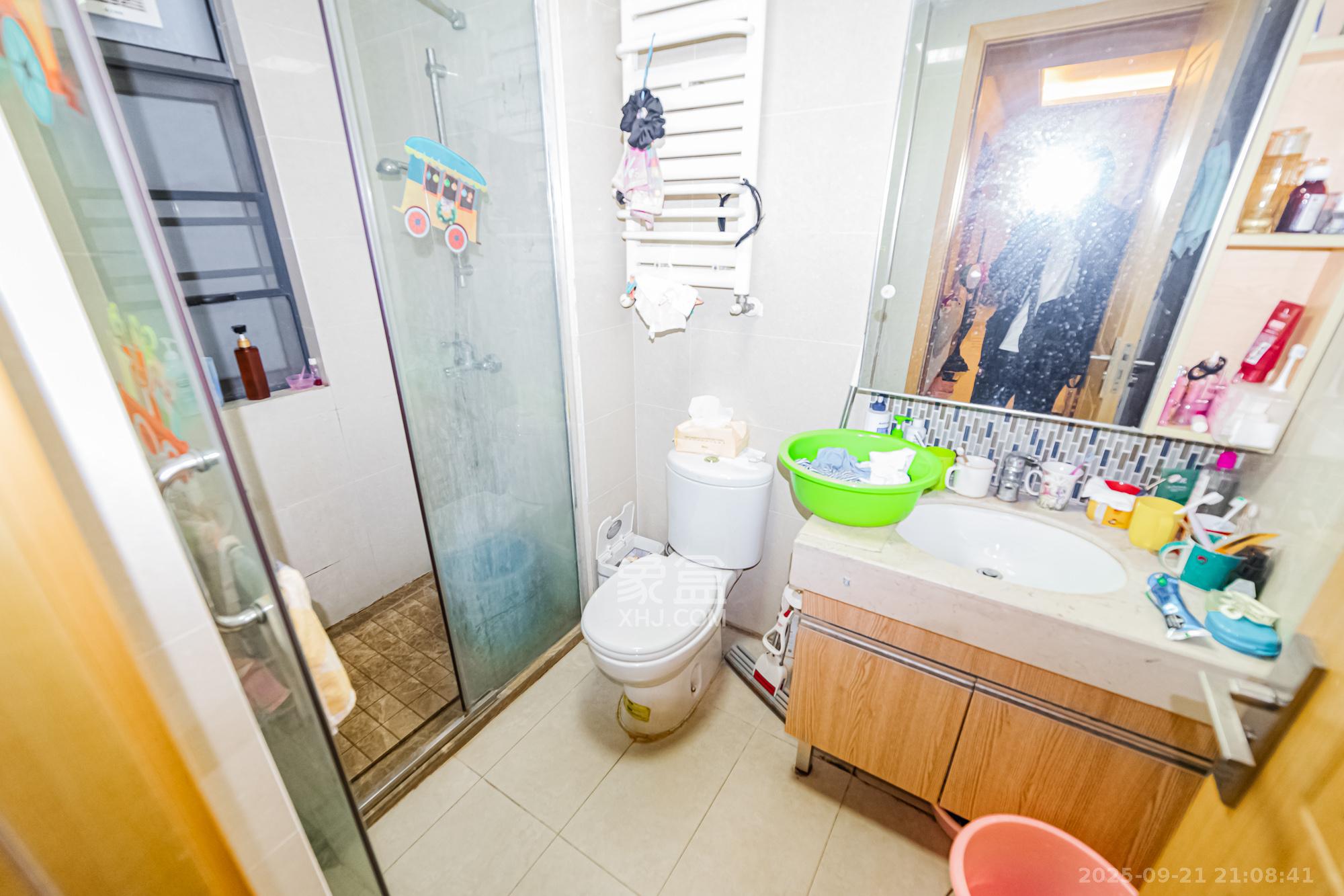 珠江郦城探香里  3室2厅1卫    76.8万 珠江郦城探香里  3室2厅1卫    76.8万卫生间